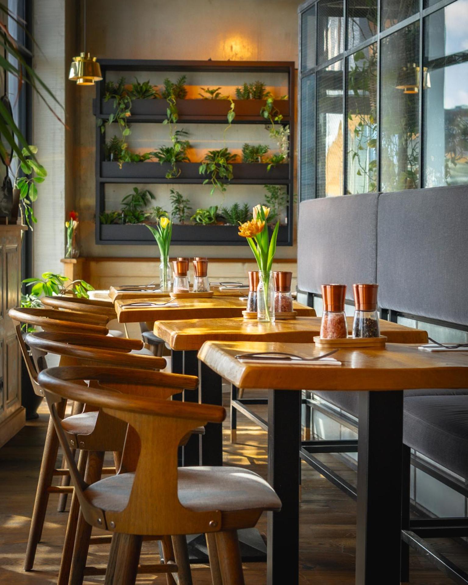 Restaurant/places to eat