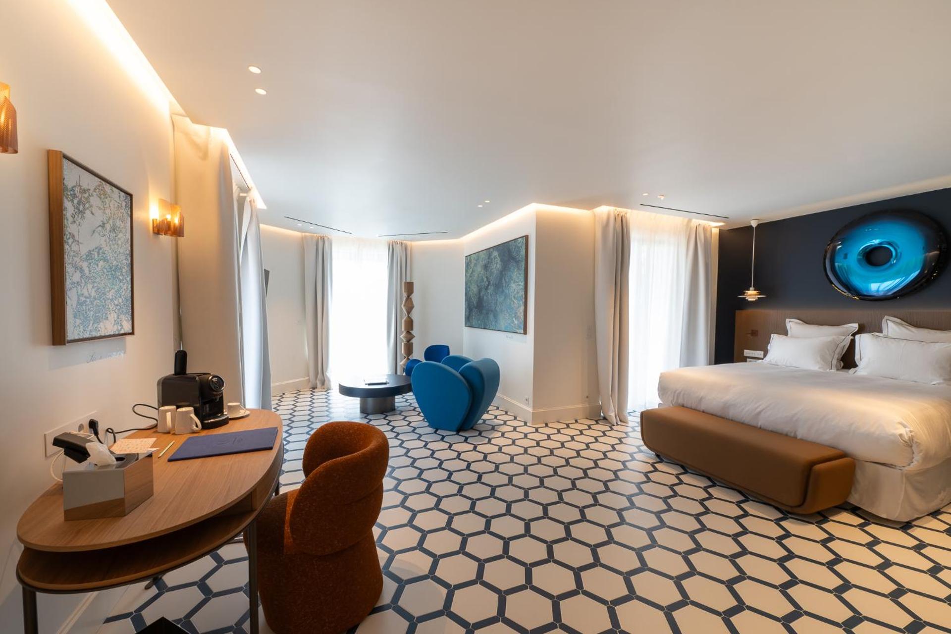 Photo of the whole room