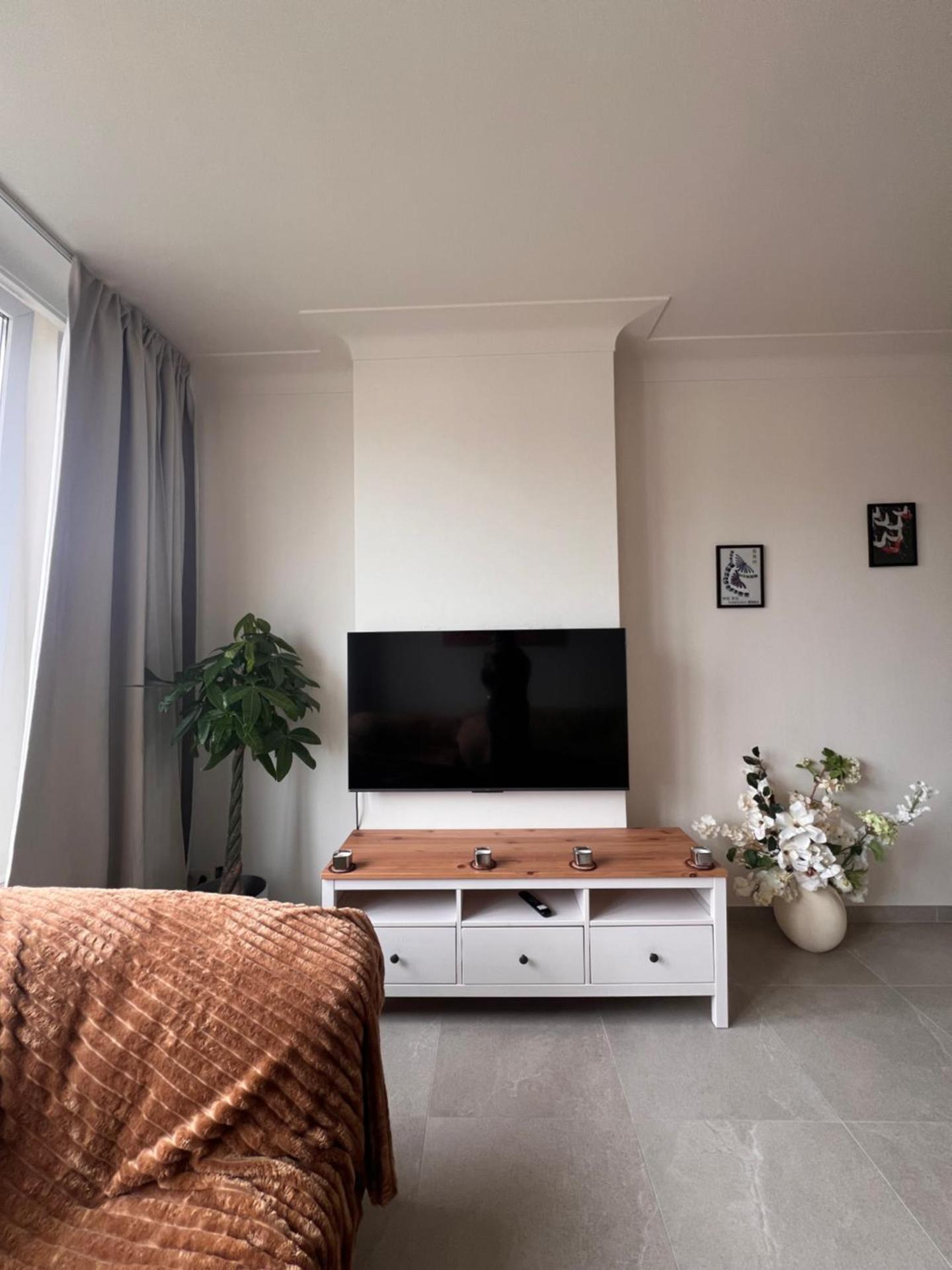 Cozy Feels, Central Vibes