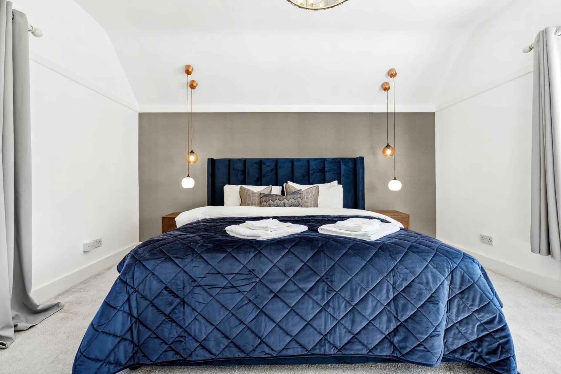 Windsor Manor - Luxury 5-bed Retreat in Solihull