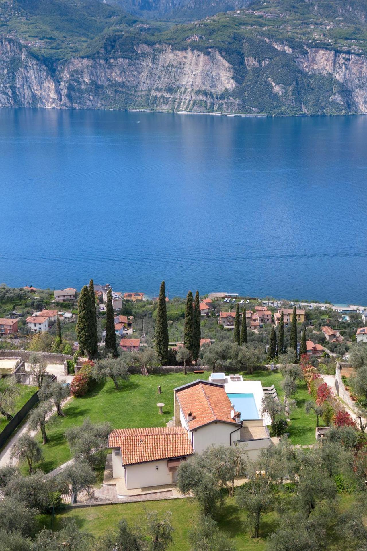 Villa Cipressi - Luxuri Lounge -