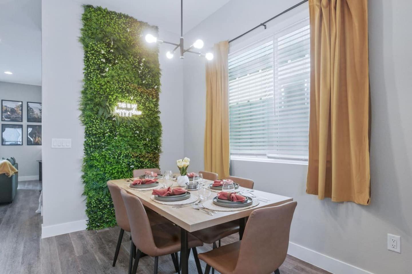 3br W King Bed, Sauna, Parking-6 Min To Olde Town