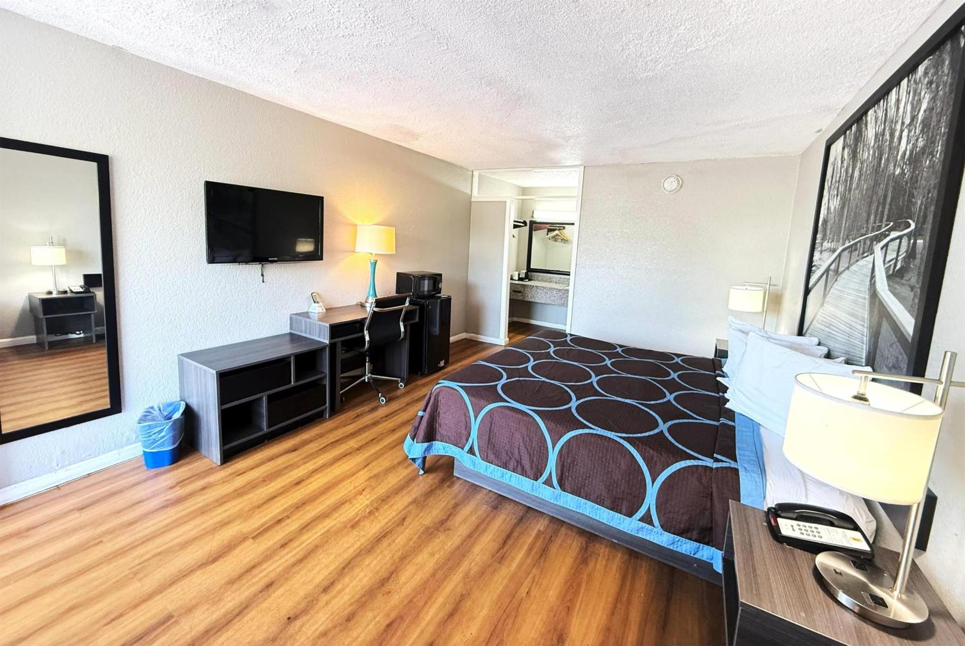 Photo of the whole room