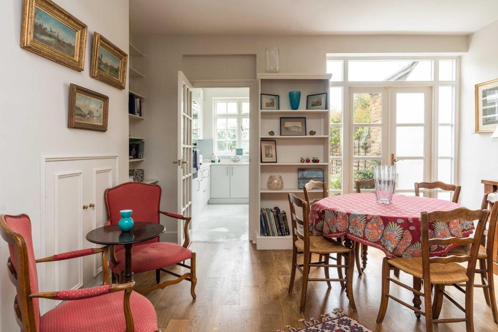 Charming 2BD House with Garden in Hammersmith