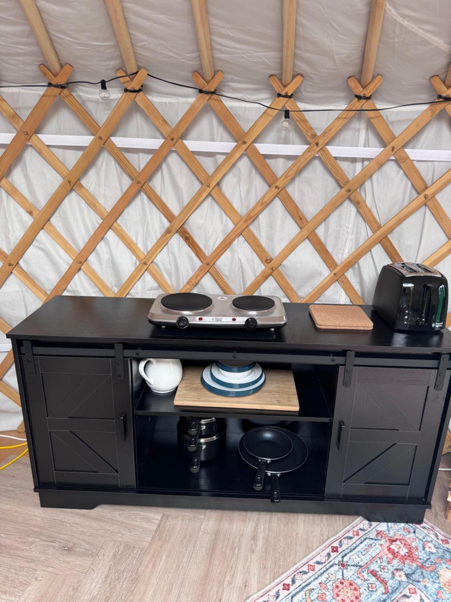 Kitchen or kitchenette