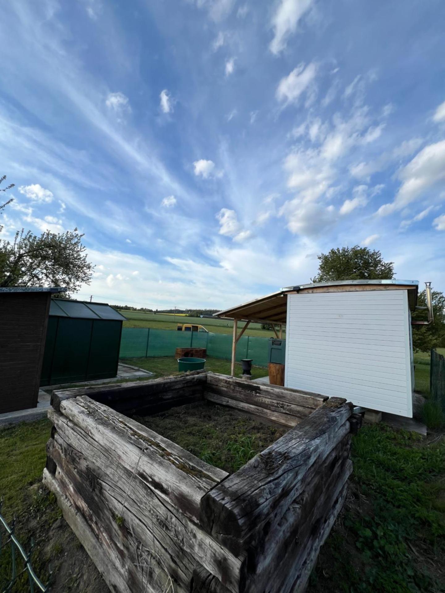 Maringotka u potůčku