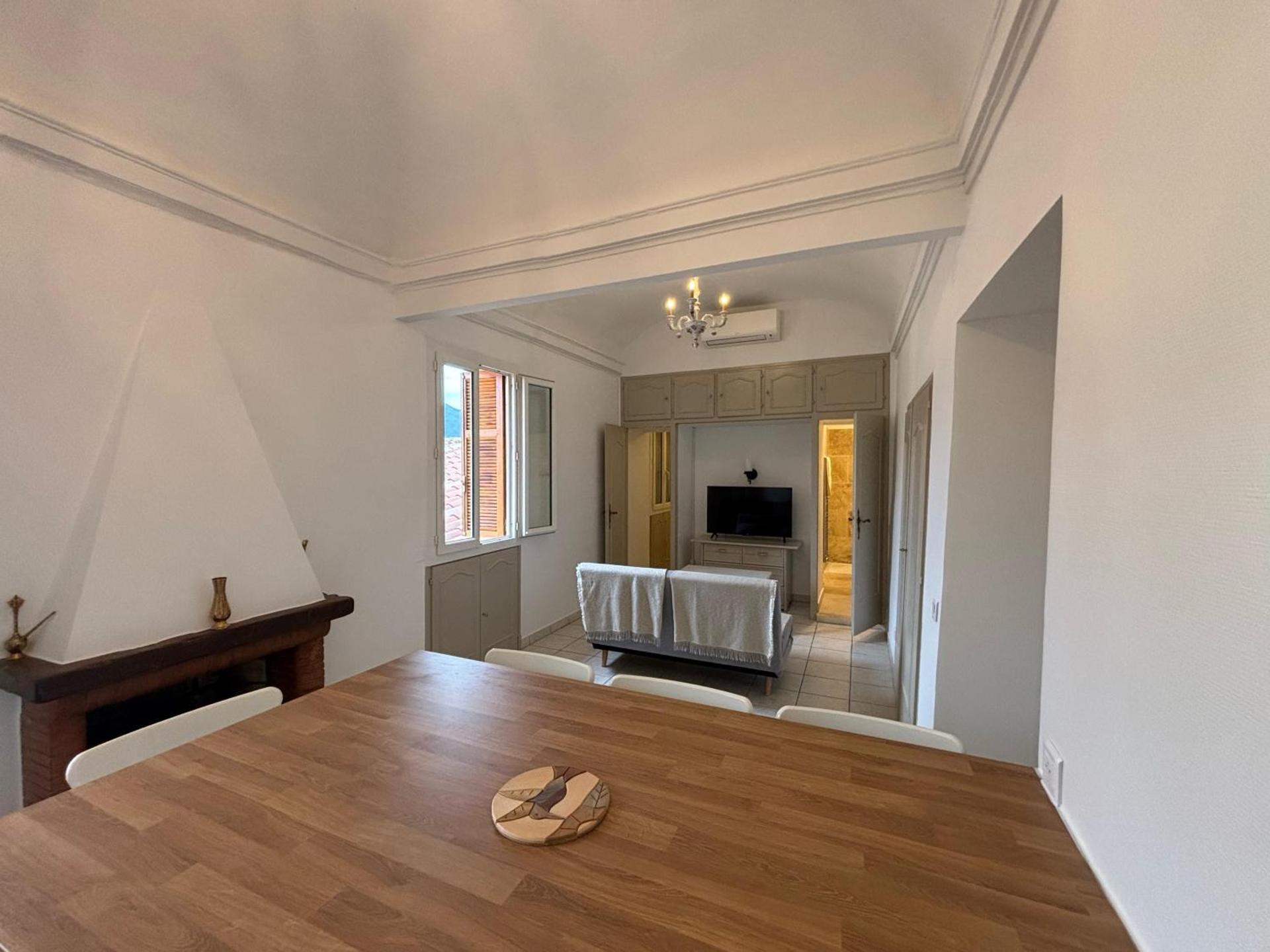 Rêve de Vacances Insolite Palais Lascaris Vue Montagne et Village Médiéval