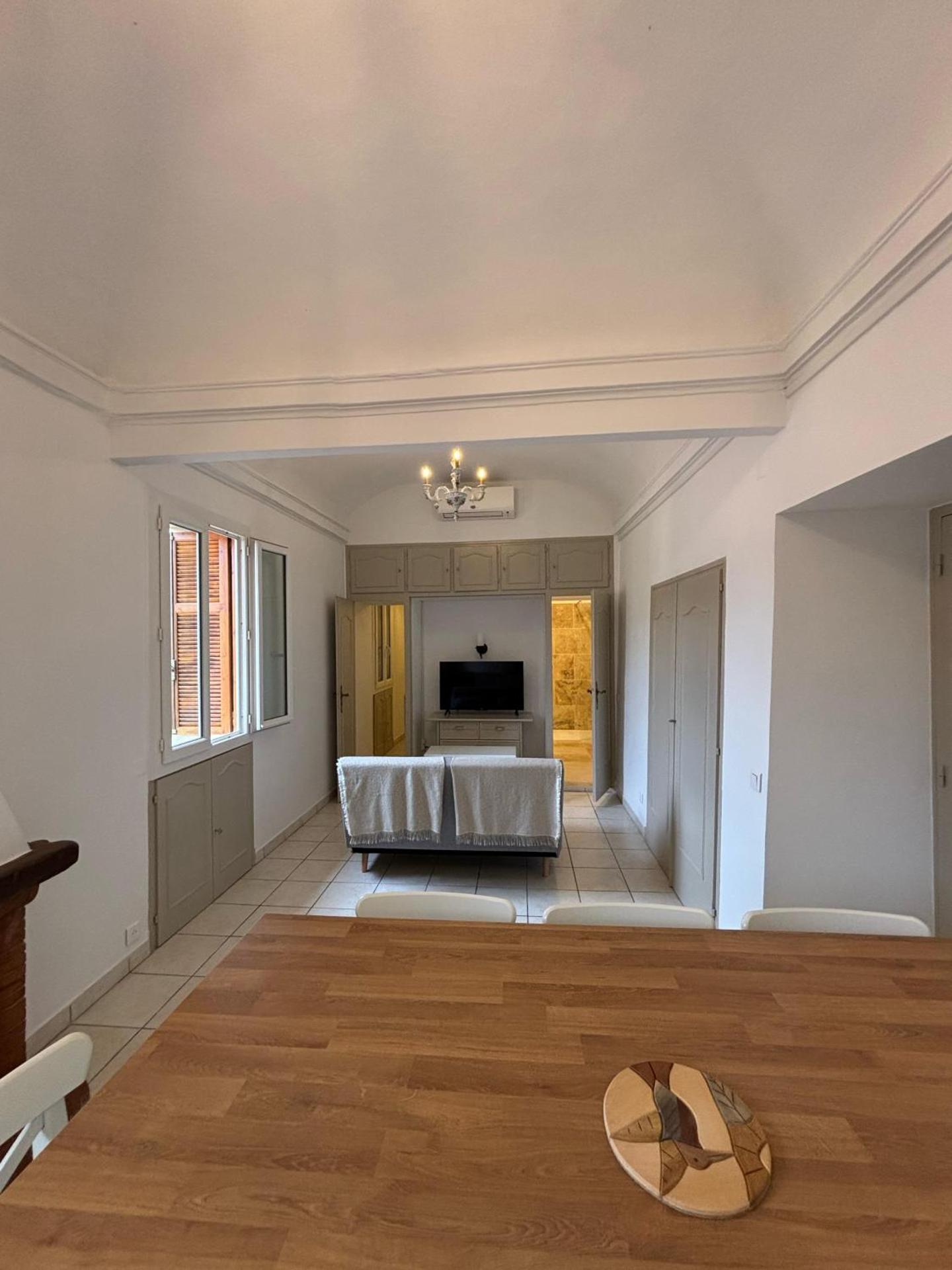 Rêve de Vacances Insolite Palais Lascaris Vue Montagne et Village Médiéval