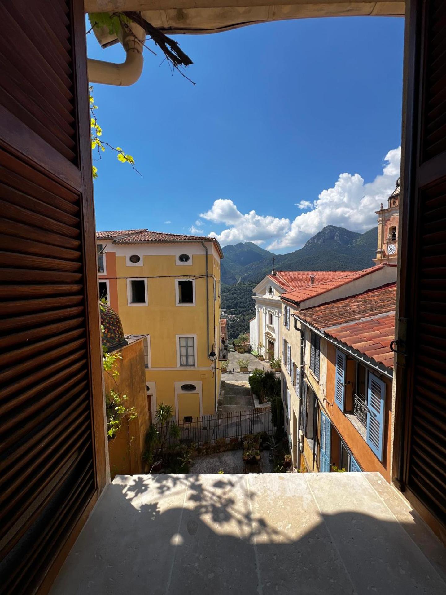 Rêve de Vacances Insolite Palais Lascaris Vue Montagne et Village Médiéval