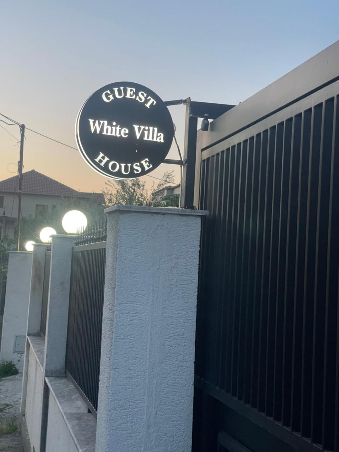 Guest House White Villa