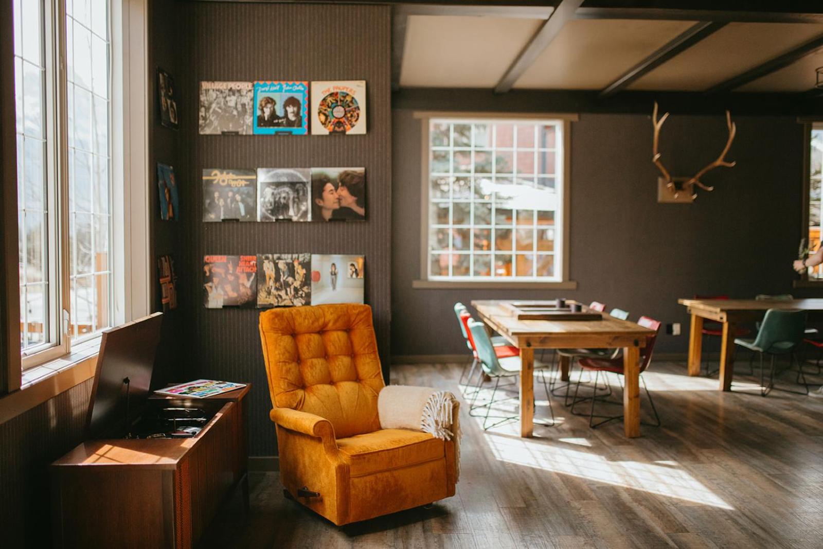 Communal lounge/ TV room