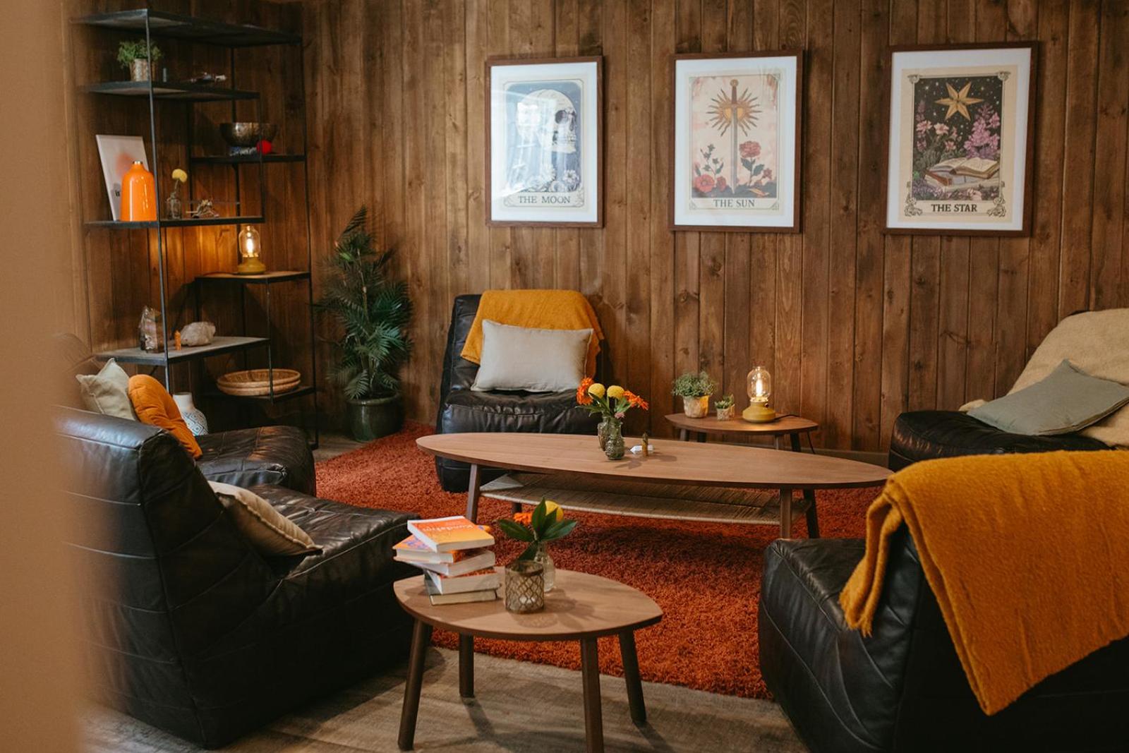 Communal lounge/ TV room