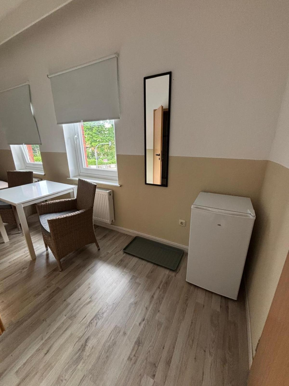 Doppeltimmer Tv-Bad-Kühlschrank-10