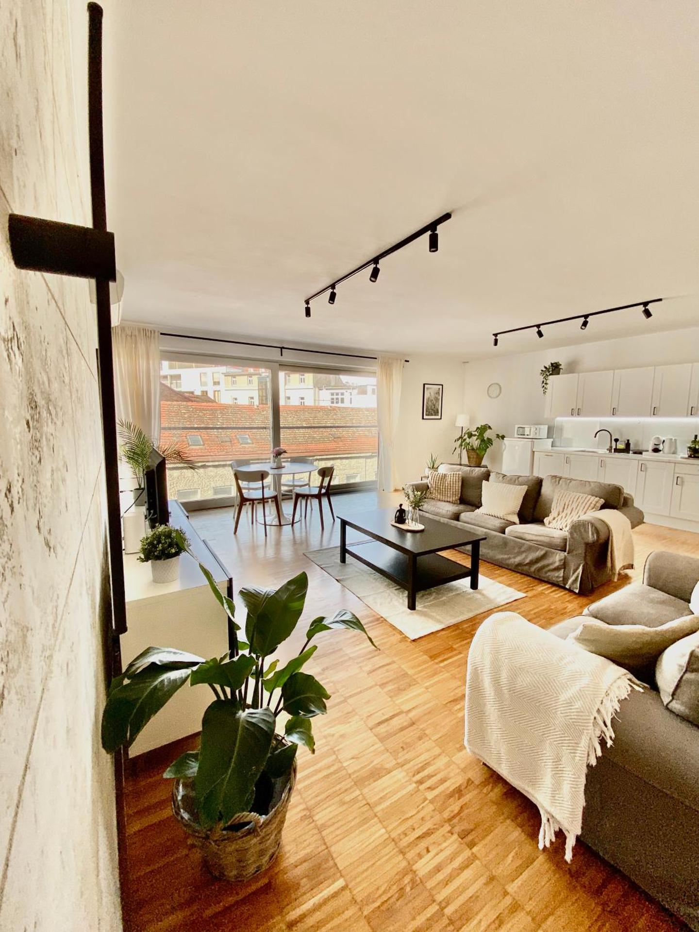 Spacious Apartment near City Center with Balcony and Garage Parking