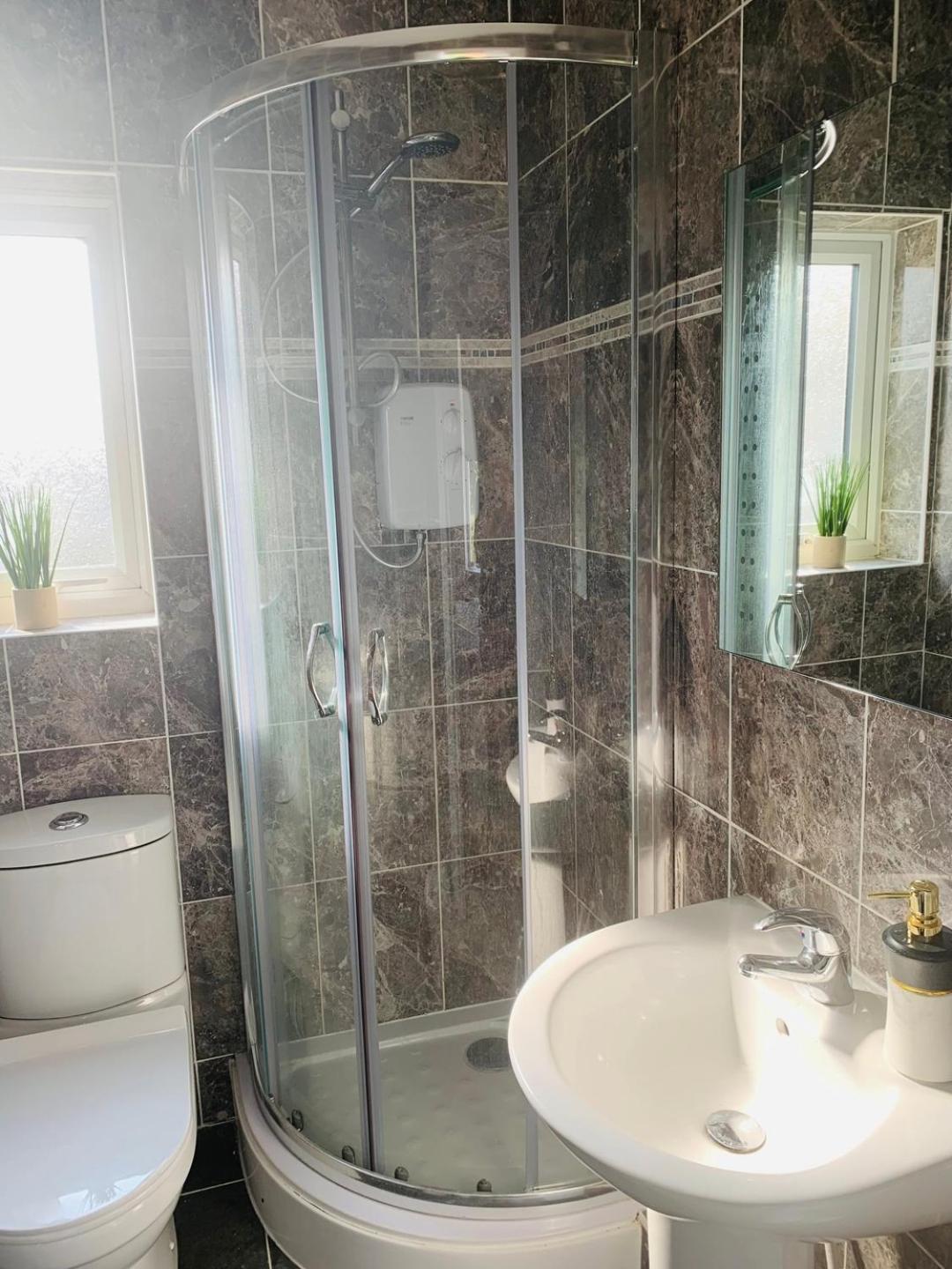 Elegant 3BD Edwardian Home Warminster