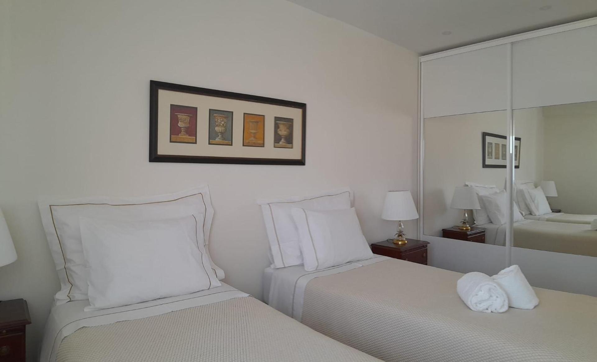 Vistas Sobre O Rio Tejo