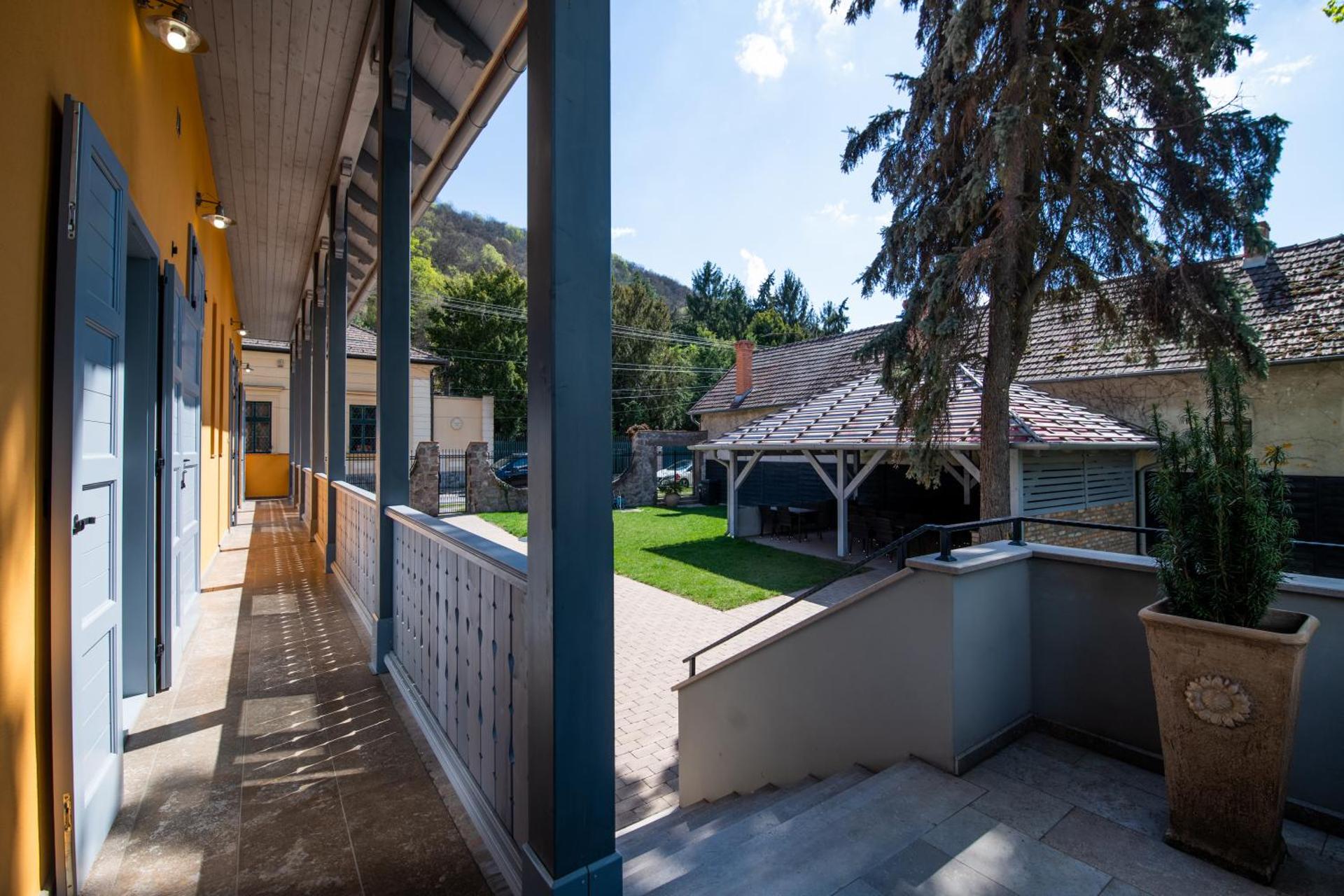 Inner courtyard view