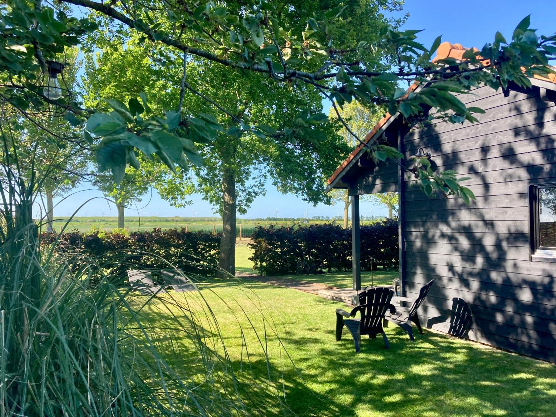 Landelijk gelegen houten huisje