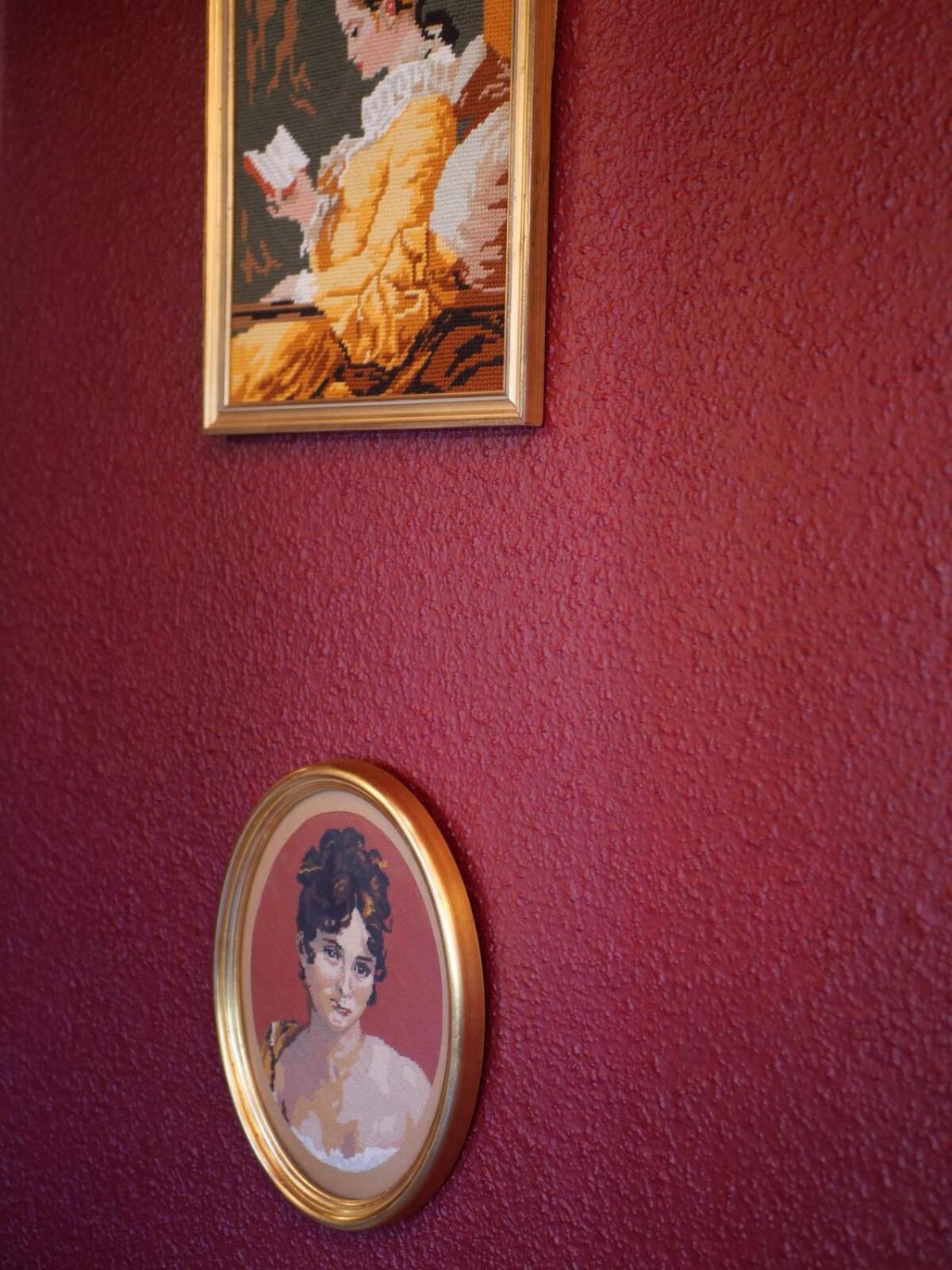 Kuriosis - Central & Elegant