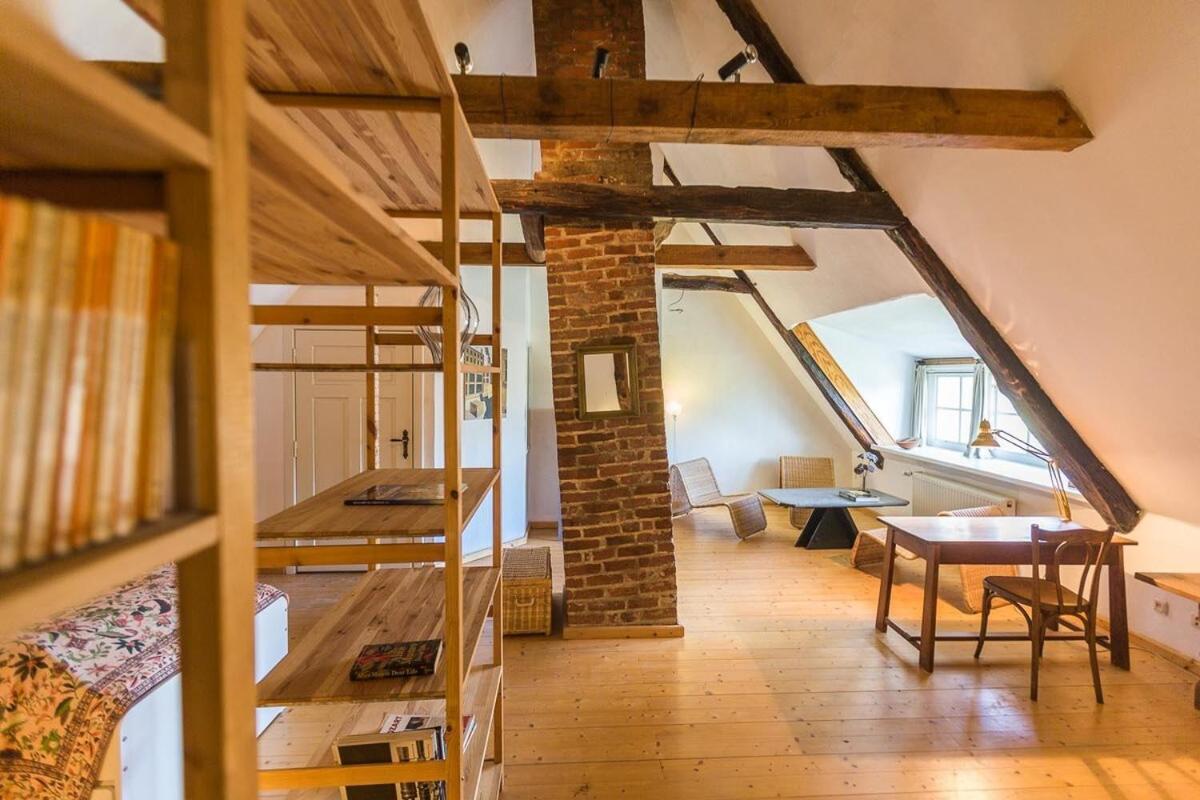 Reetdachhaus mit Elbblick