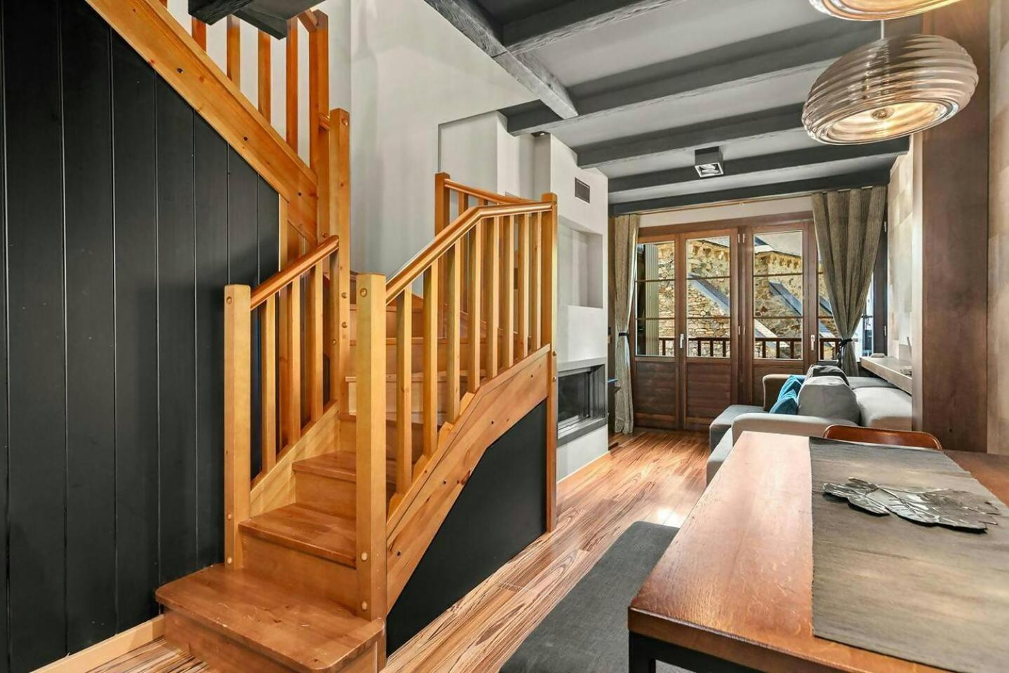 Iraida - Precioso dúplex en Lanuza by Cardi Suites