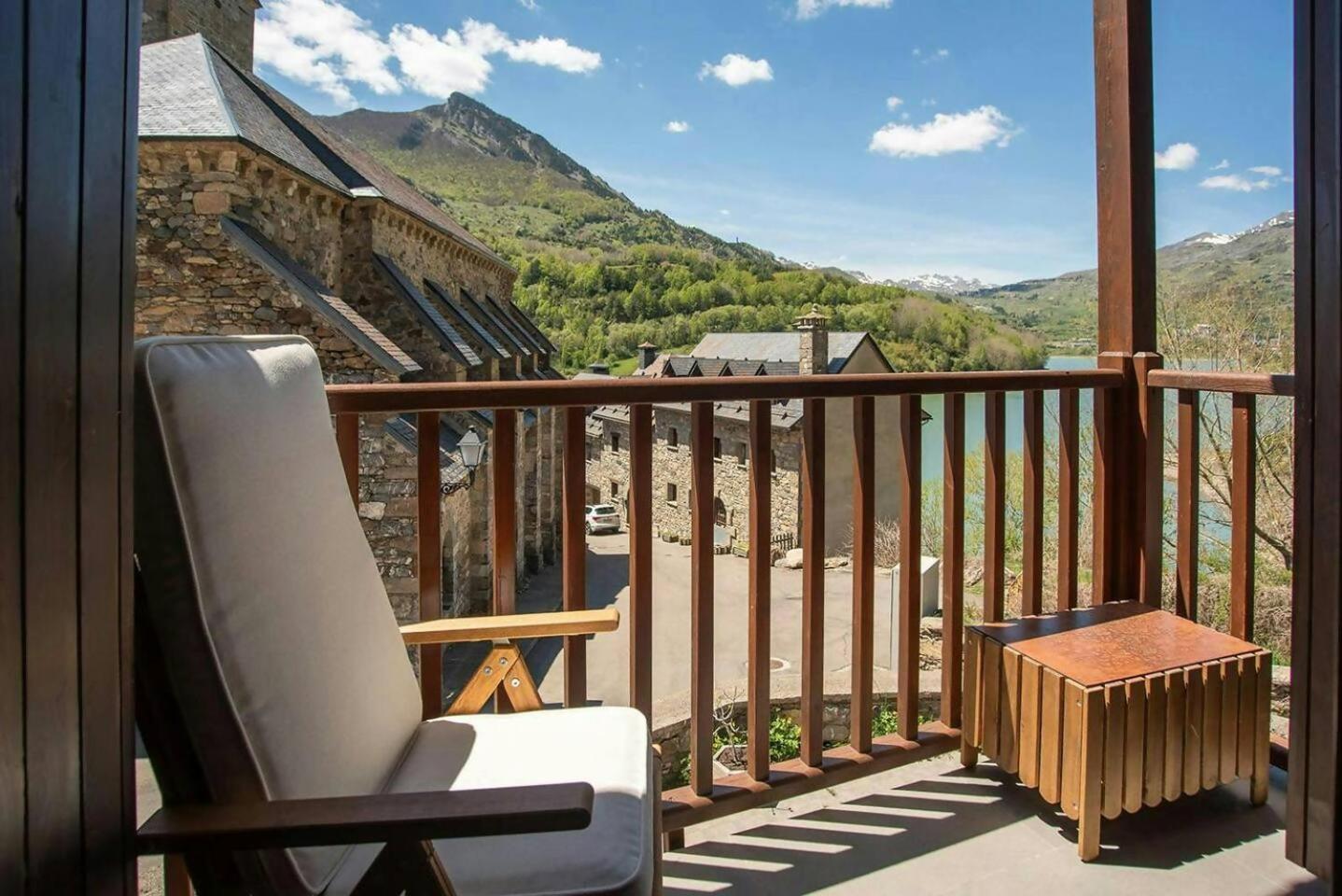 Iraida - Precioso dúplex en Lanuza by Cardi Suites