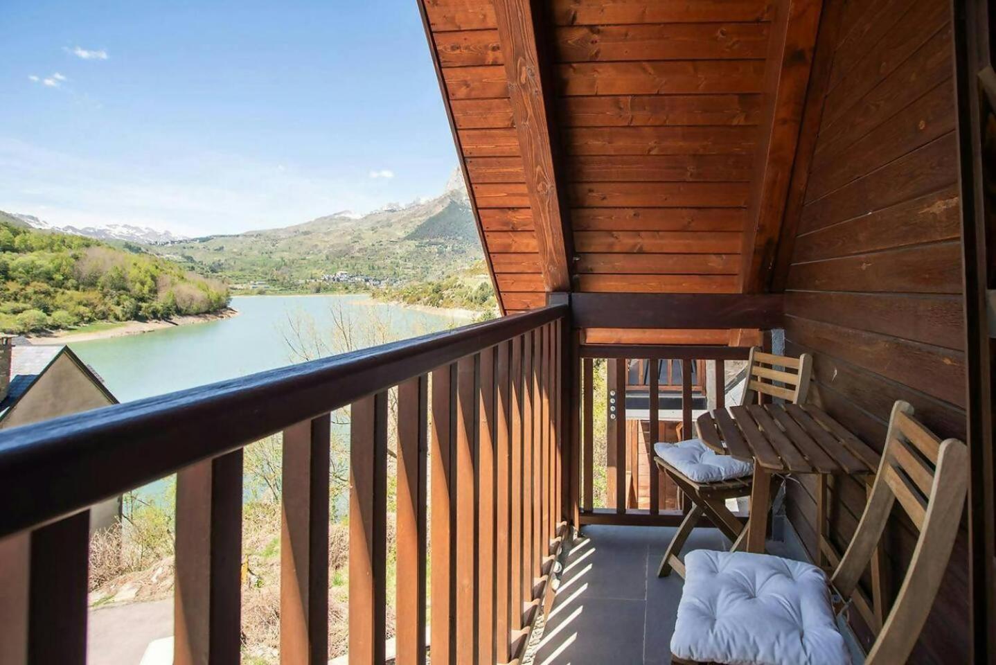 Iraida - Precioso dúplex en Lanuza by Cardi Suites