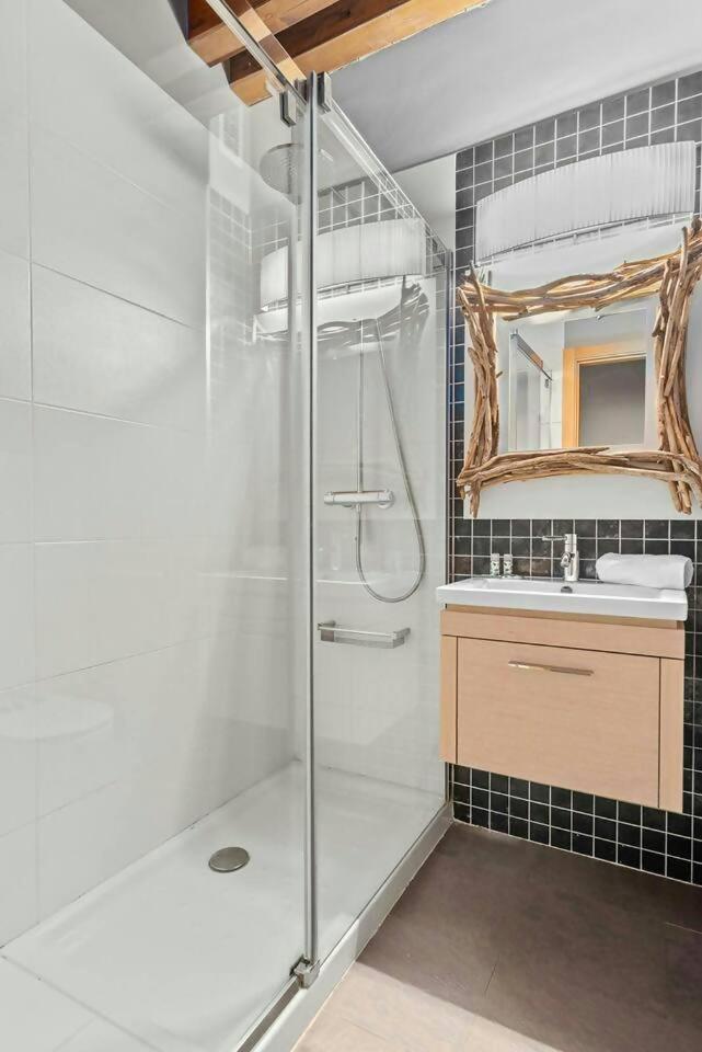 Iraida - Precioso dúplex en Lanuza by Cardi Suites