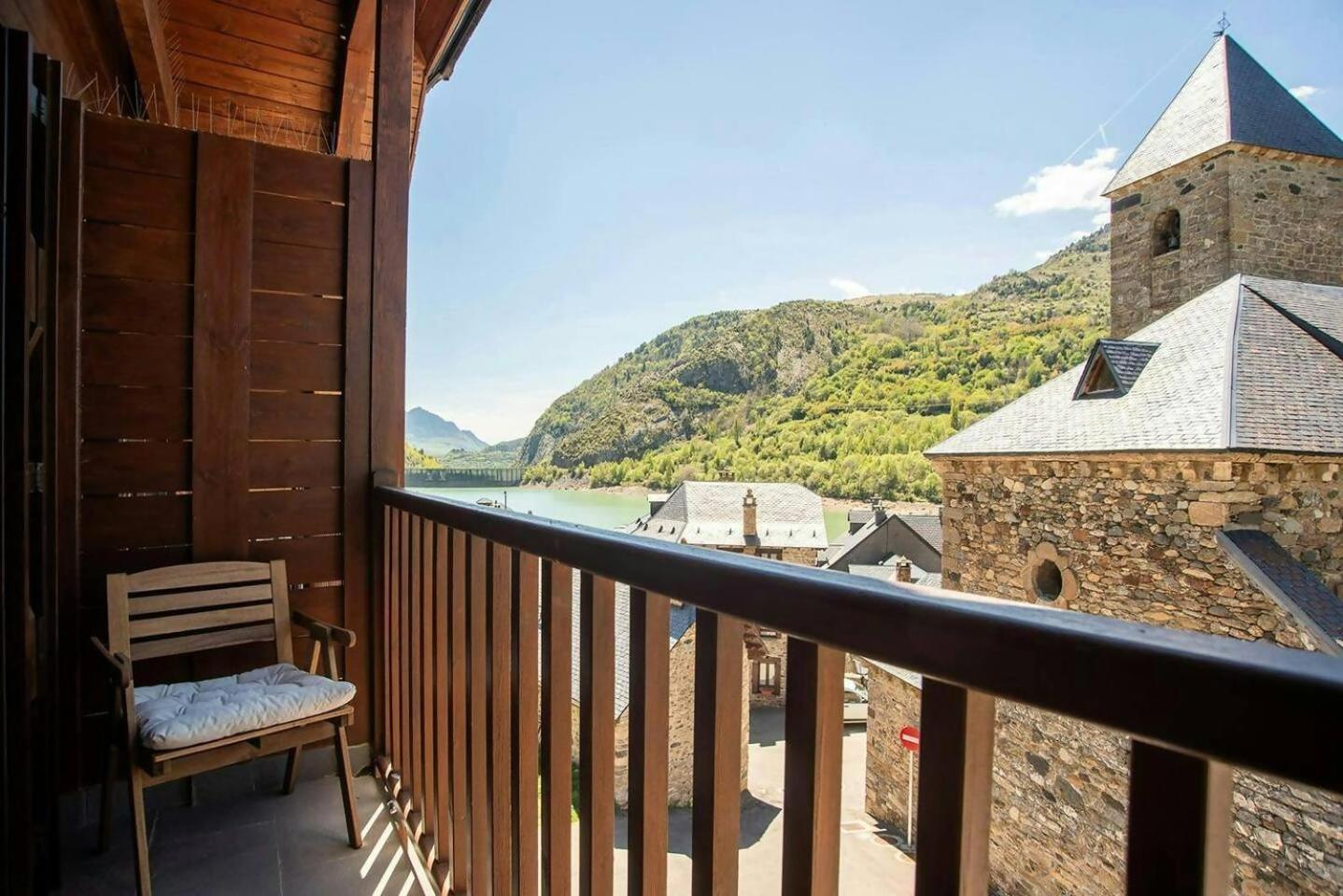 Iraida - Precioso dúplex en Lanuza by Cardi Suites