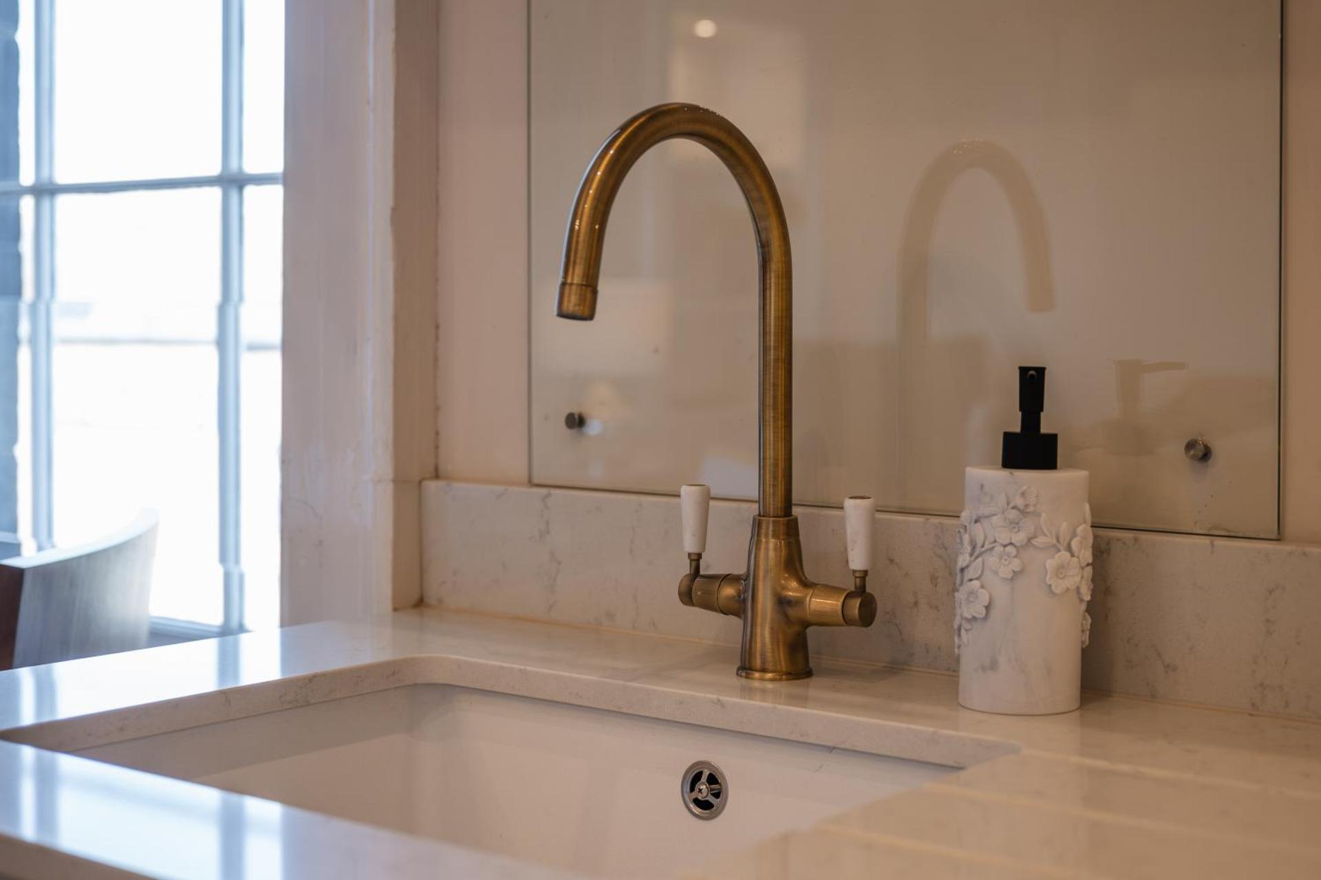 Stirling Townhouse Apartment Top