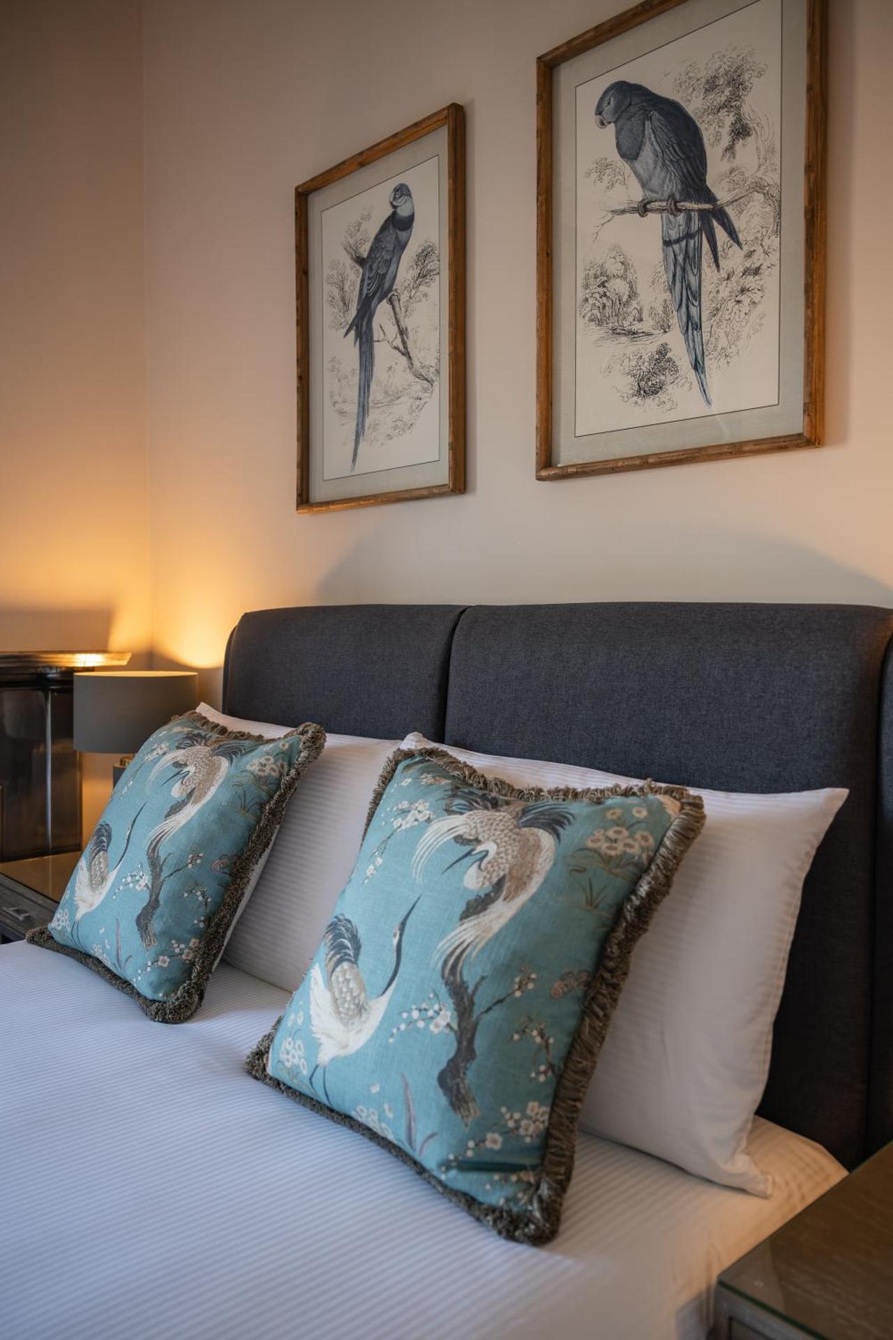 Stirling Townhouse Apartment Top