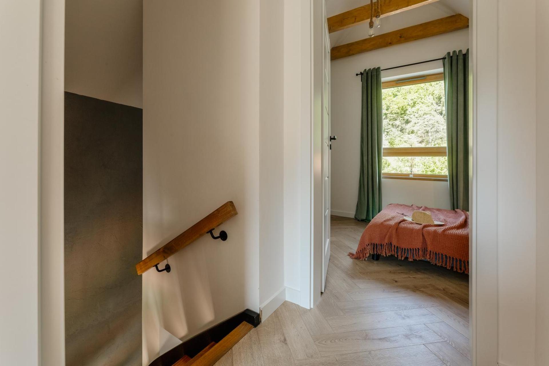 Apartament Pod Wzgórzem z Sauną, Jacuzzi i Basenem