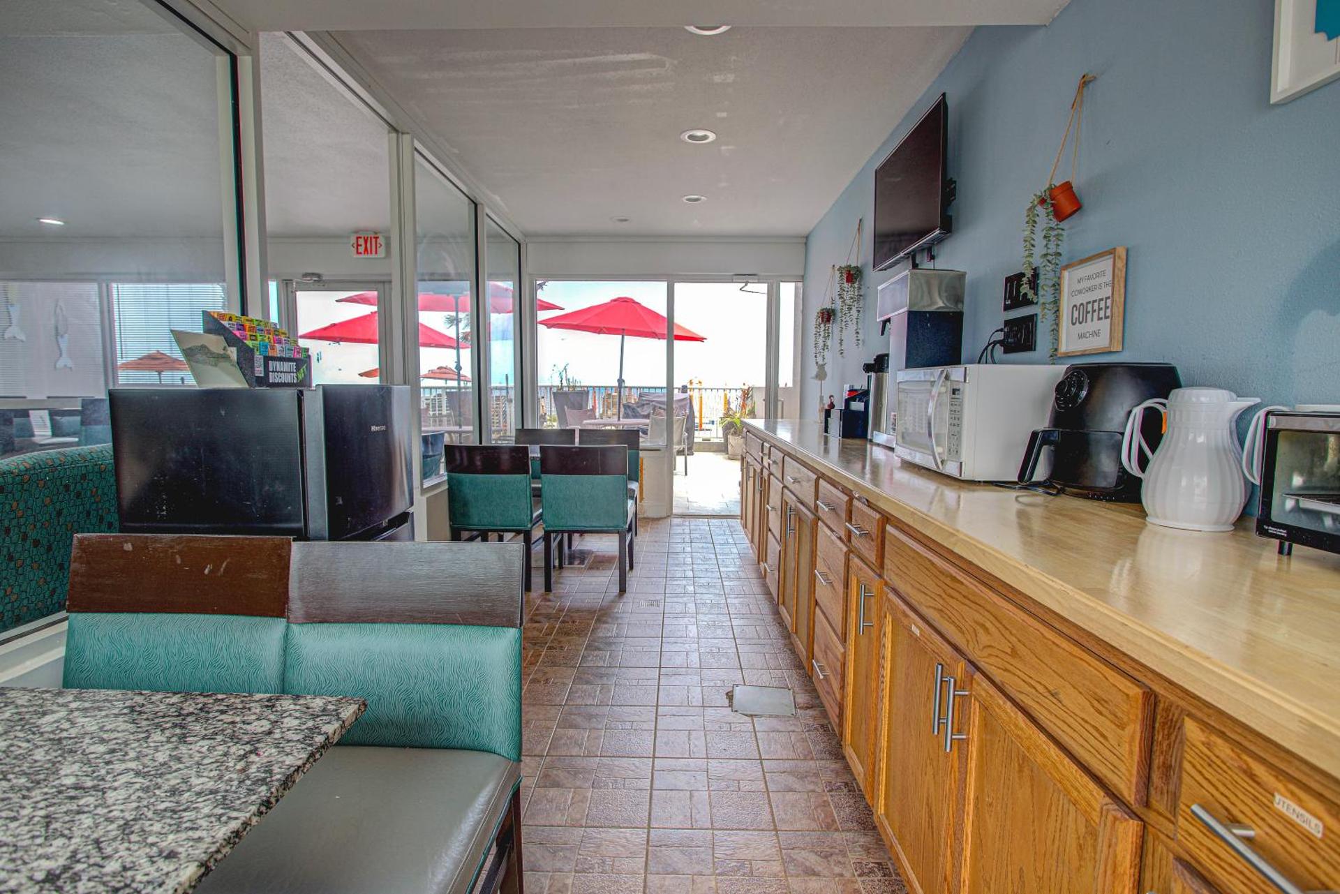 Communal lounge/ TV room