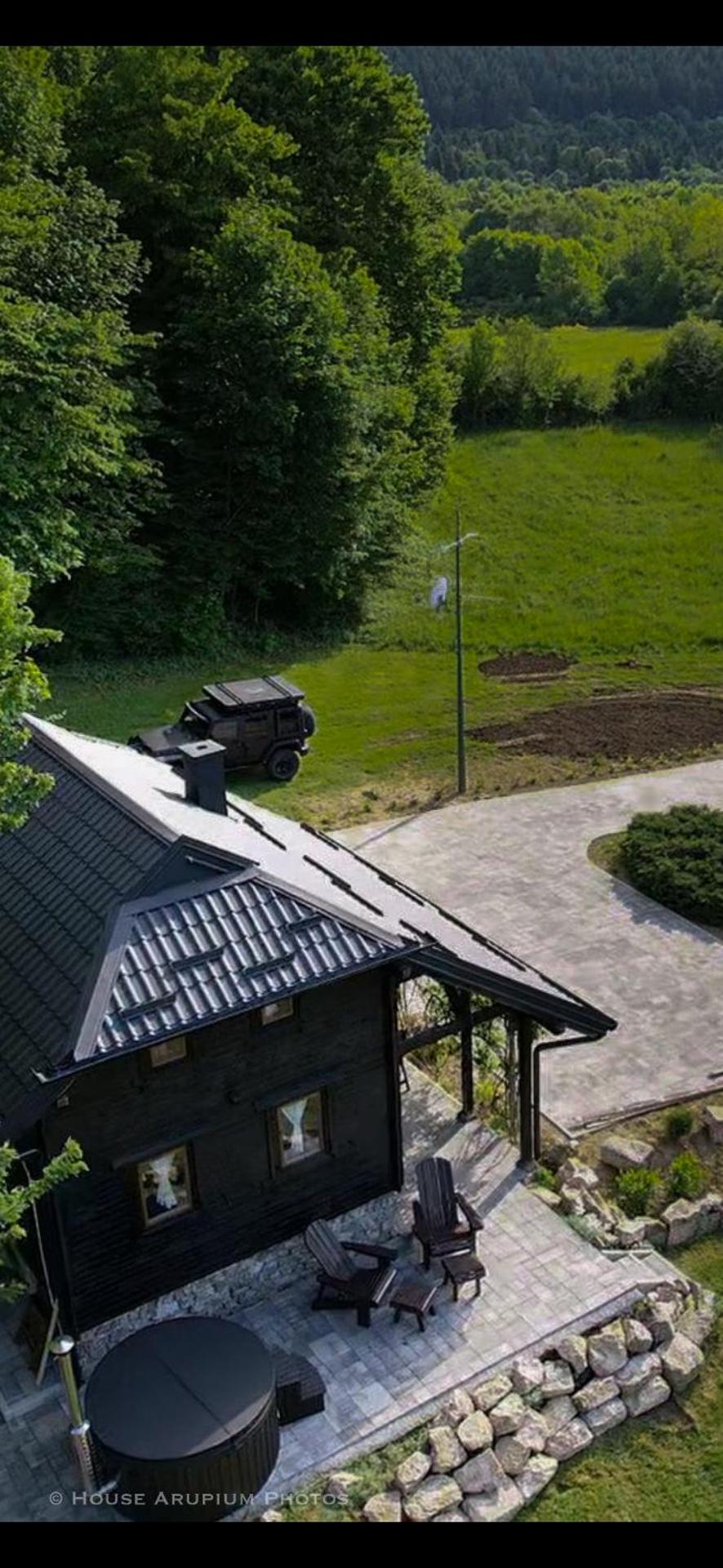 House Forest with HOT TUB