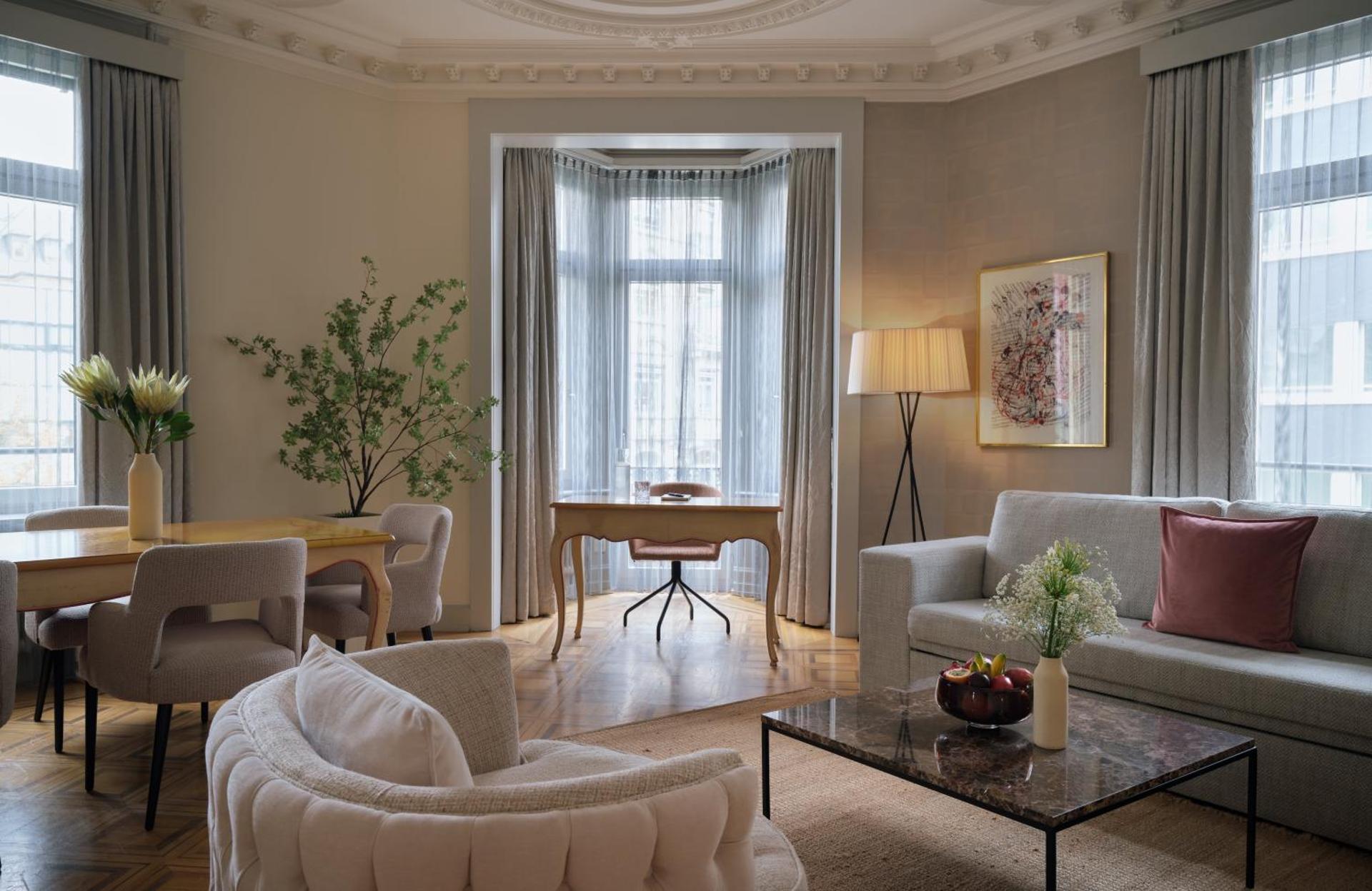 Photo of the whole room