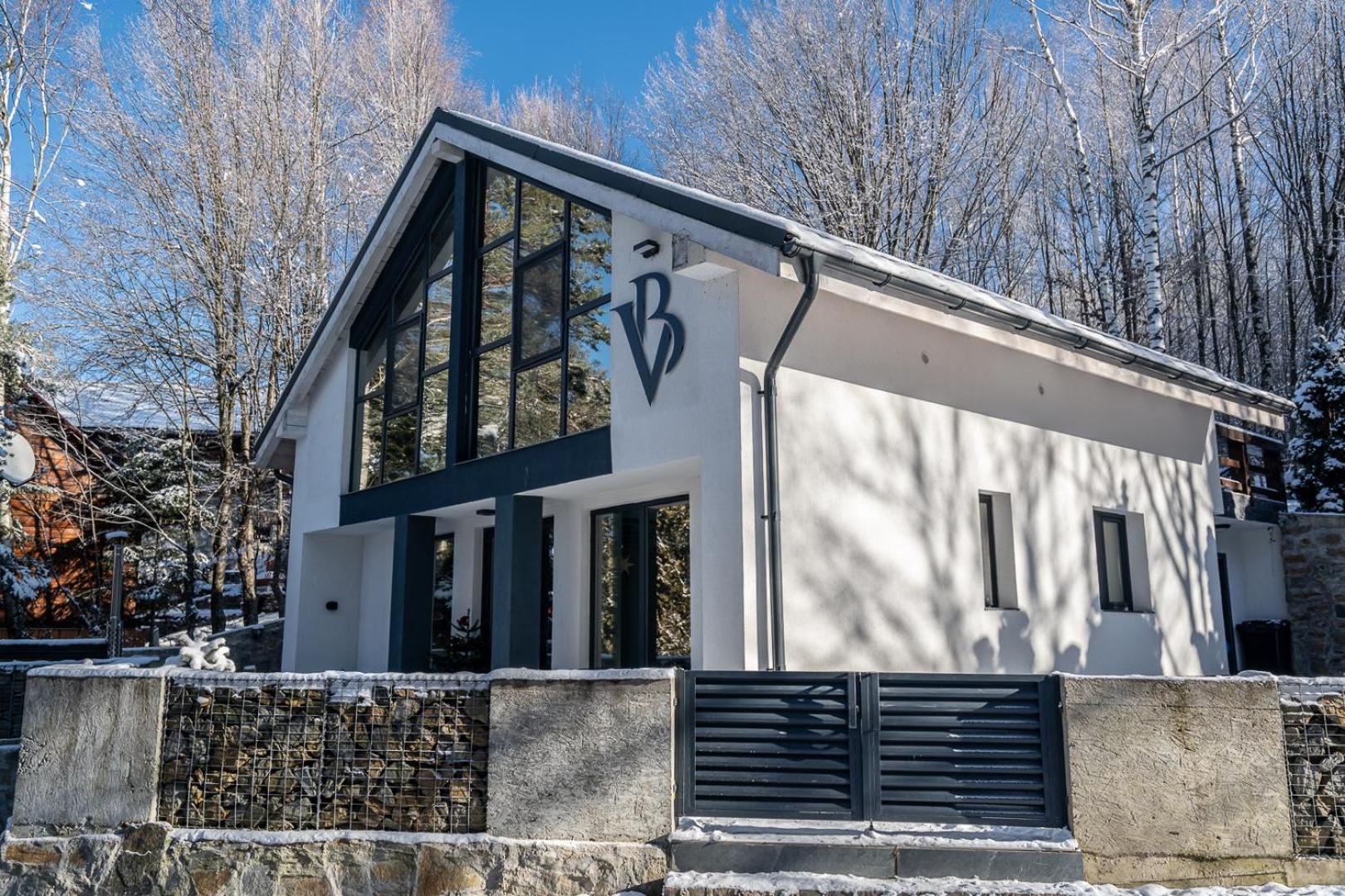 Vila Blanc Valiug Crivaia