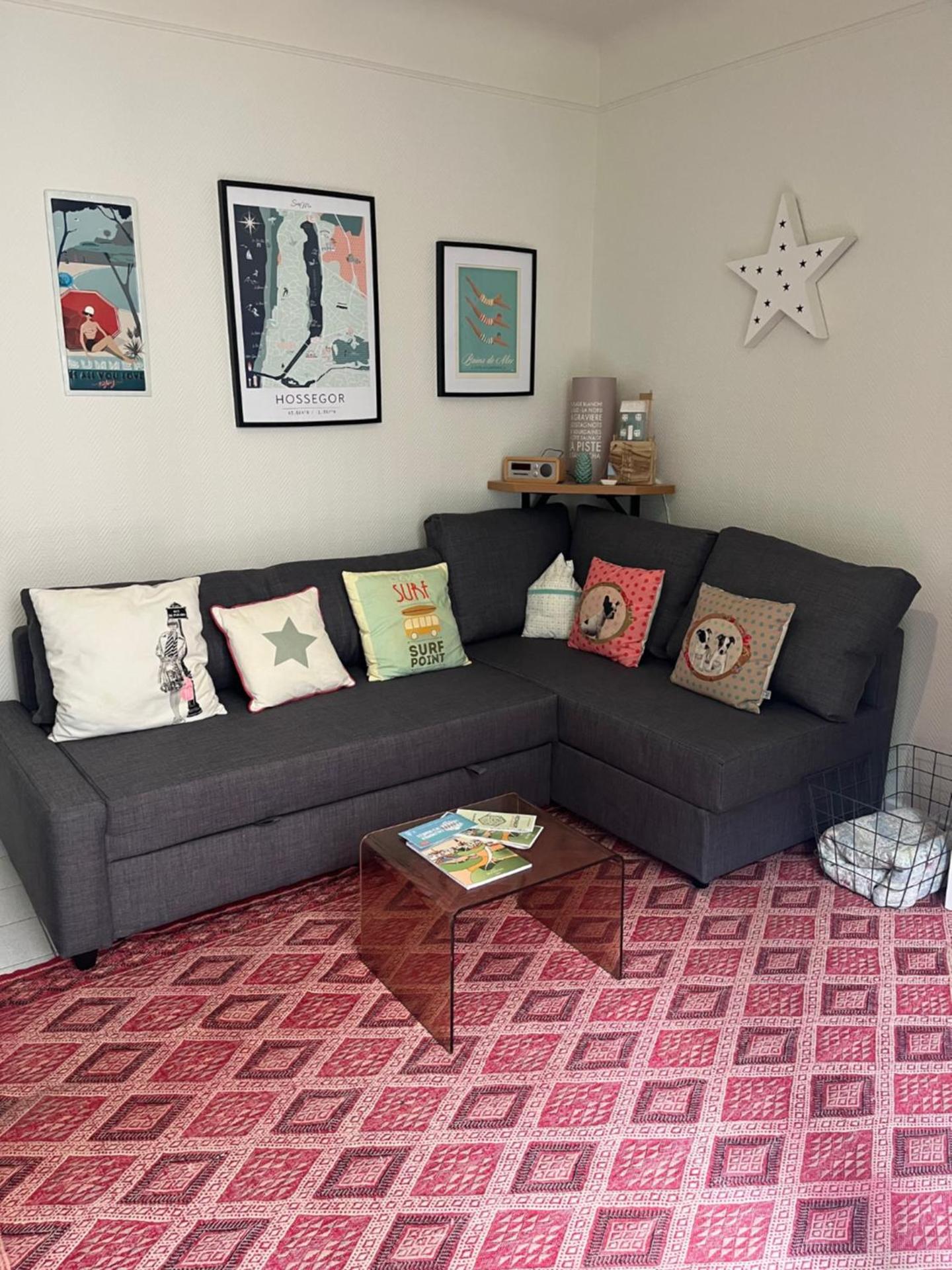 Communal lounge/ TV room