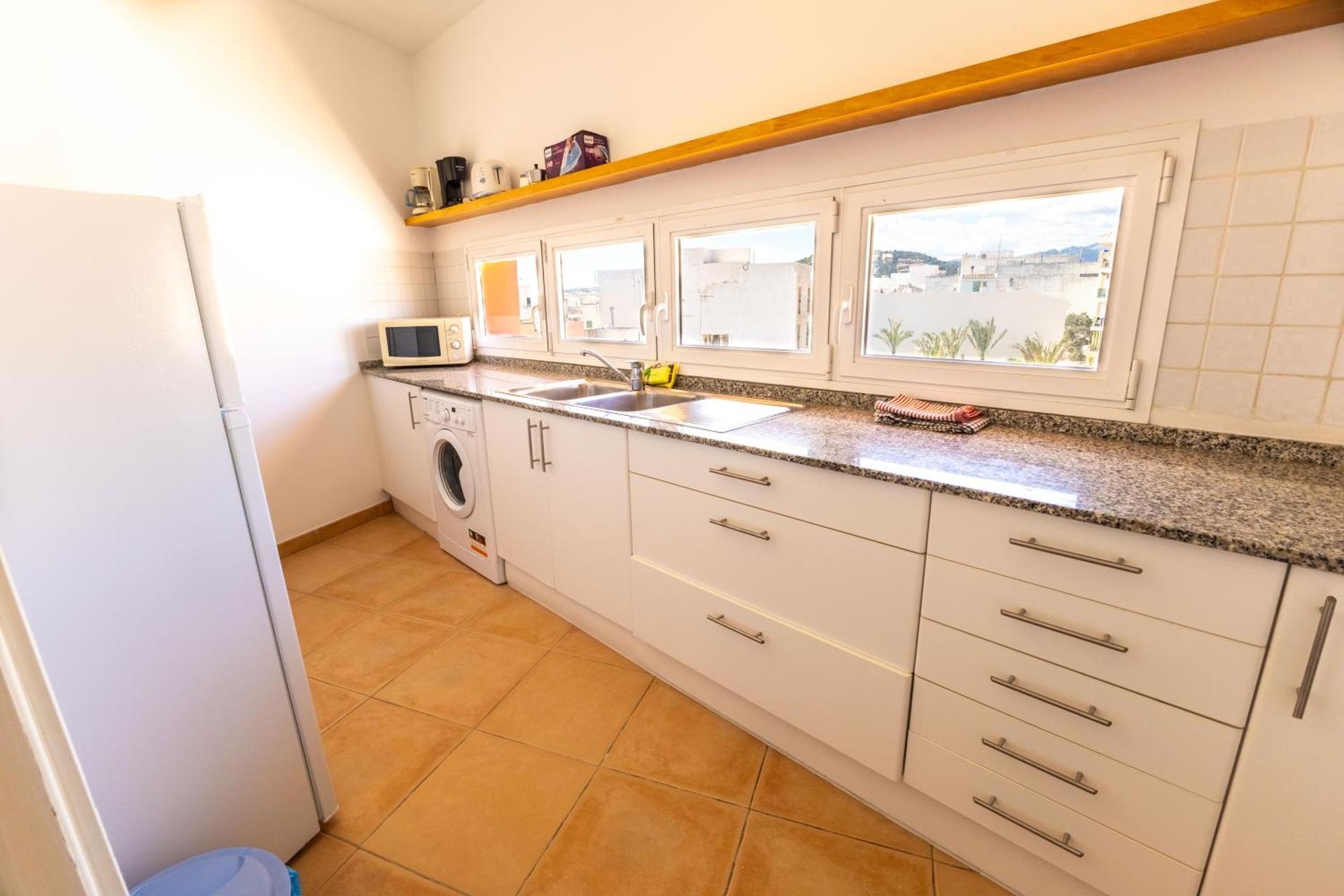 Eu Moll 2B - near the sea with wifi and pool