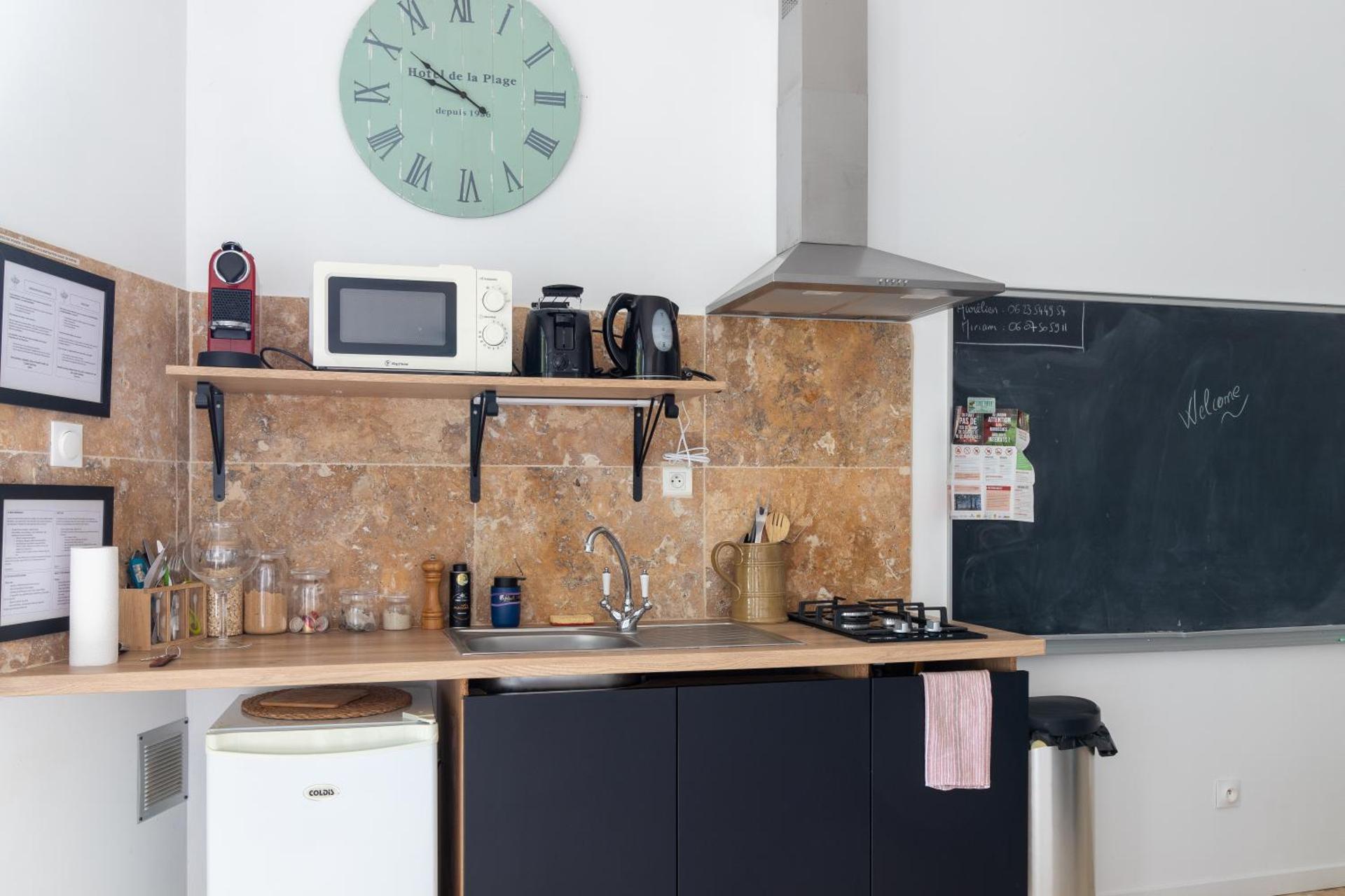 Kitchen or kitchenette