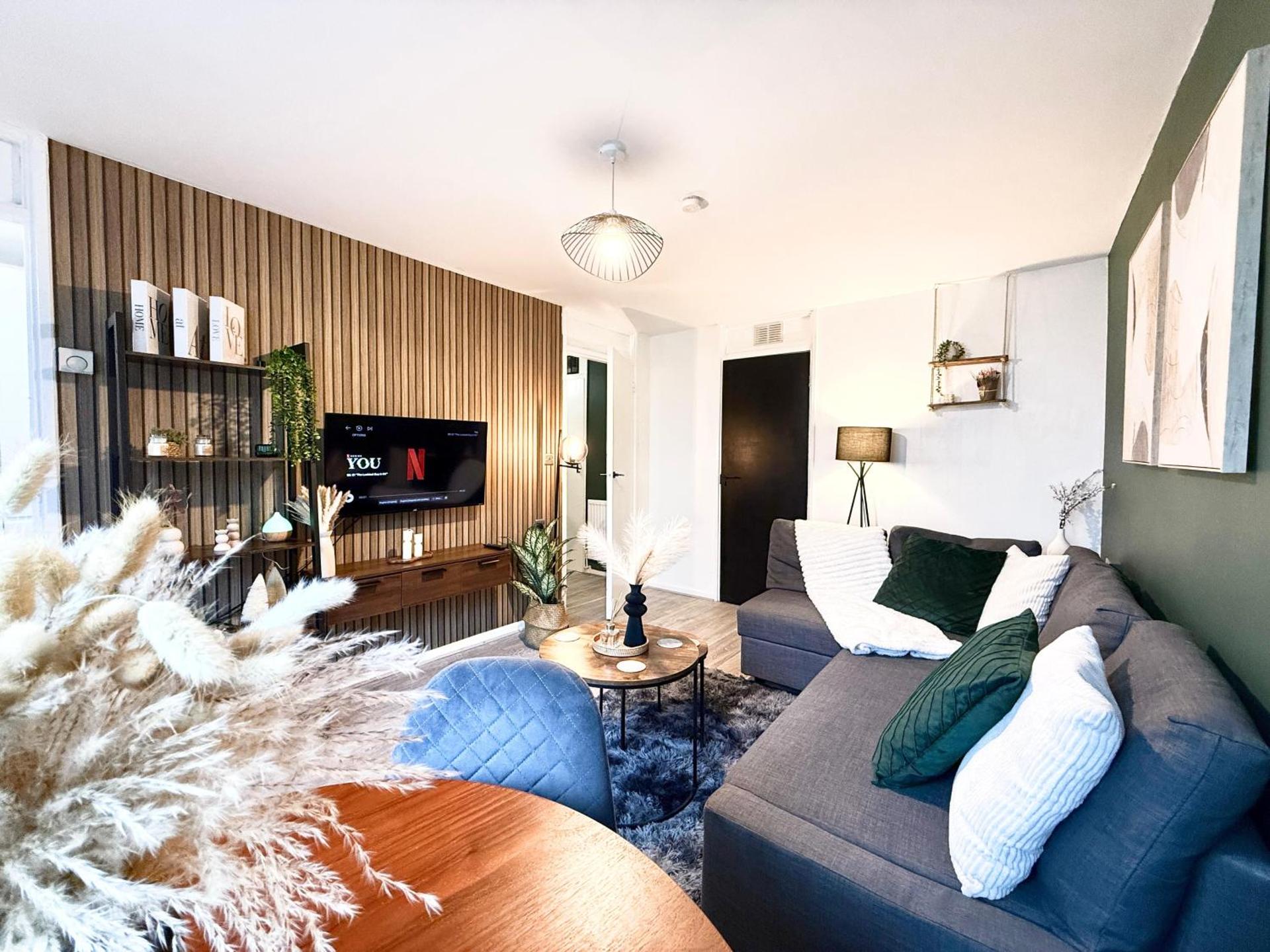 Archway Retreat with Easy City Access