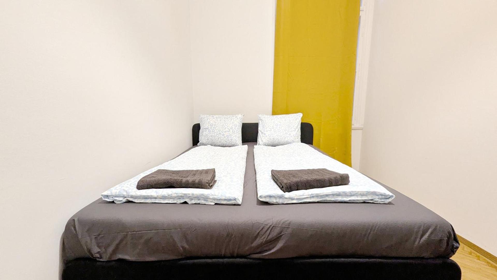 Spacious Rooms - 15 Min from Airport & City Center, 5 Min from Vienna Main-Bus Station EZ7