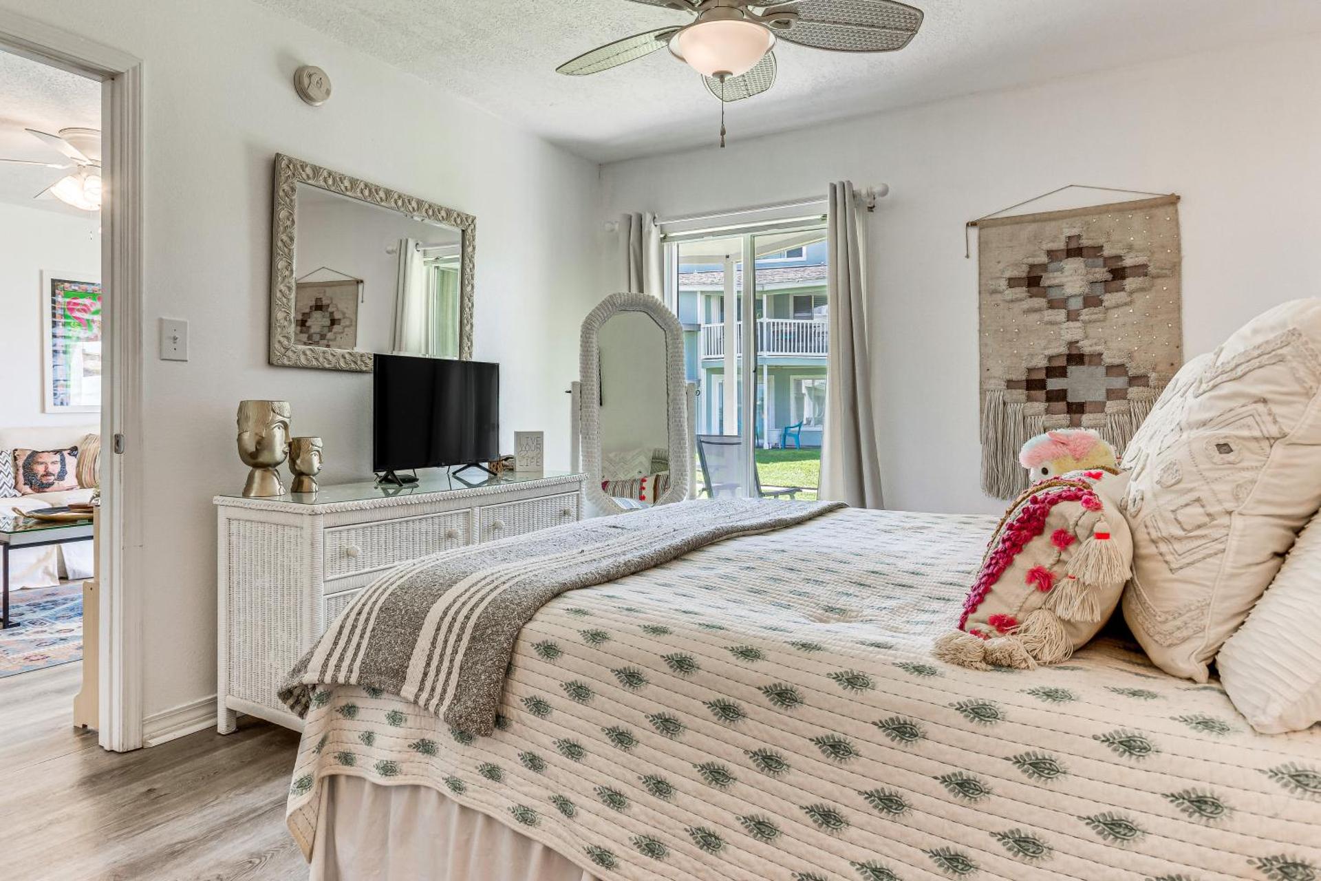 Sea La Vie Condo Pensacola Beach Access!