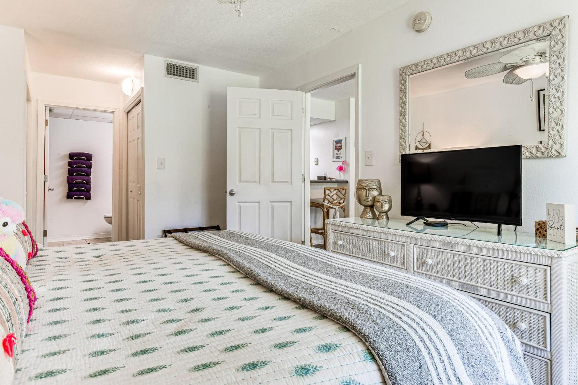 Sea La Vie Condo Pensacola Beach Access!