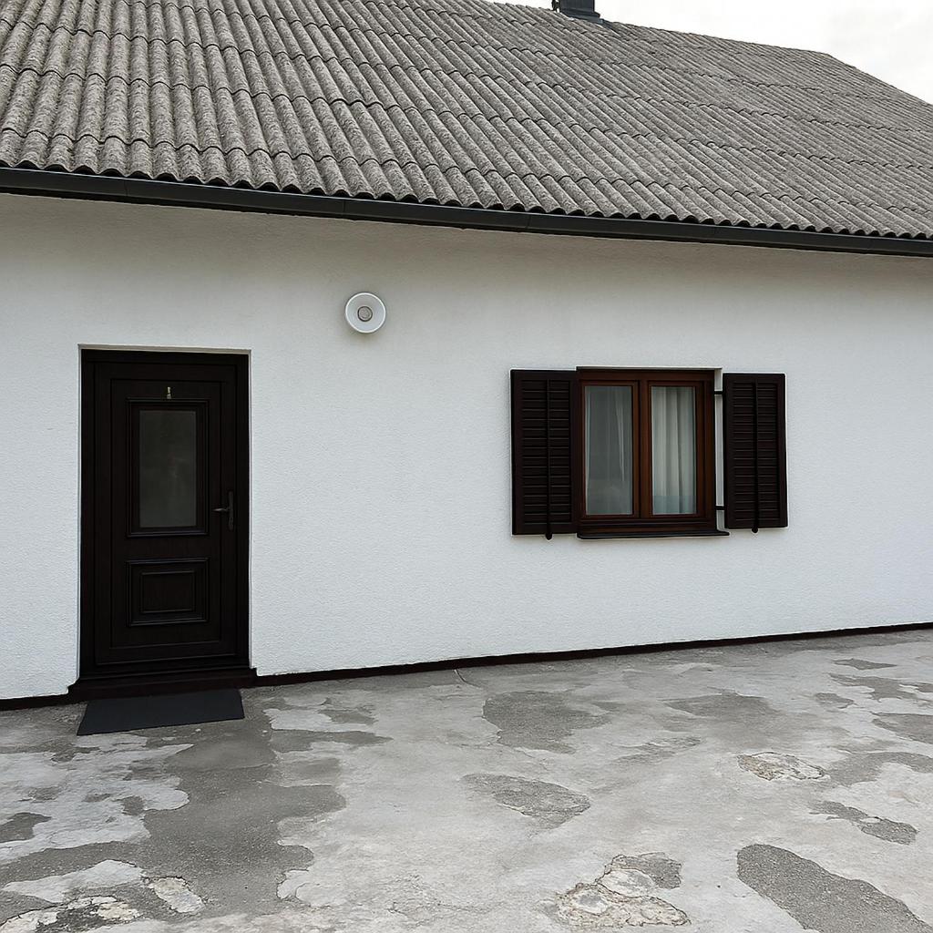 Apartments Jezerce 28