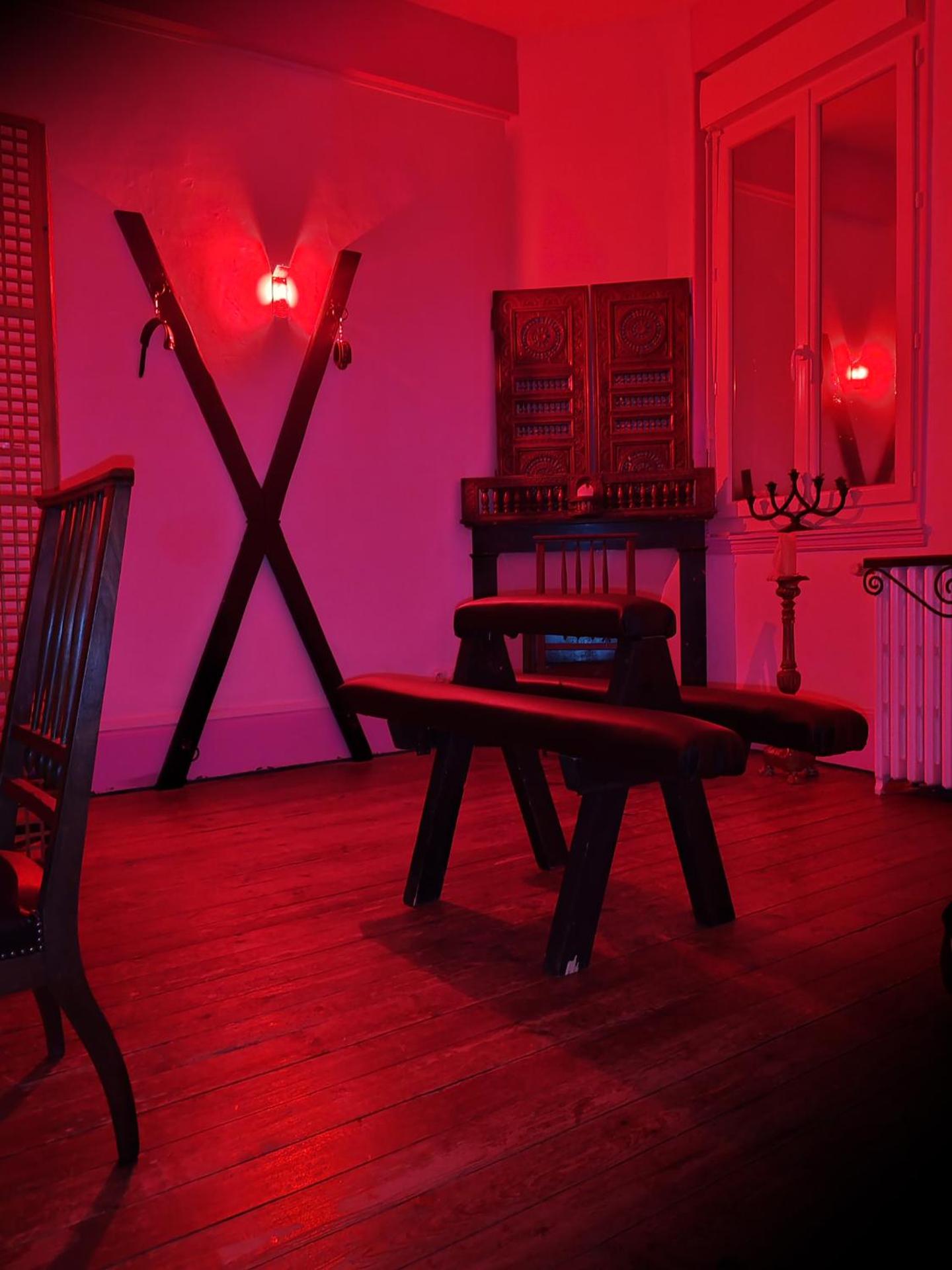 Love Room LE DONJON BDSM