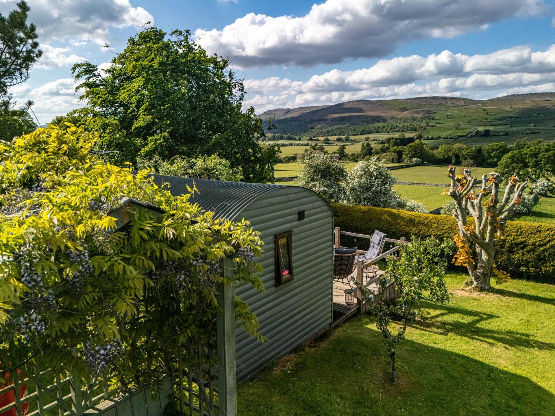 The Hut in the Orchard @ Yorecroft
