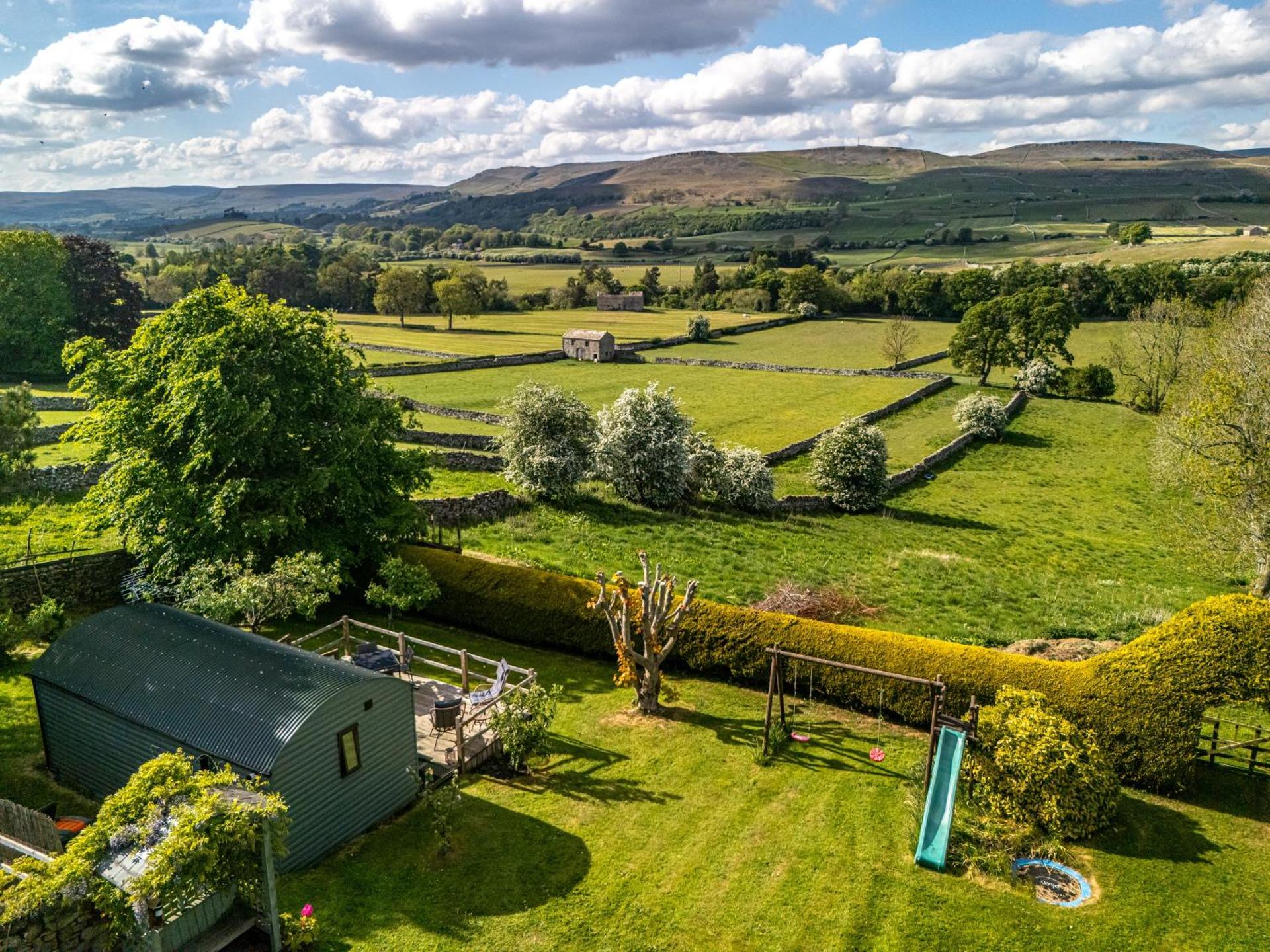 The Hut in the Orchard @ Yorecroft