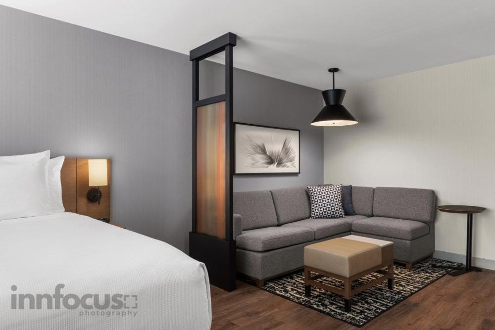 Hyatt Place Mississauga / Airport Corp Center