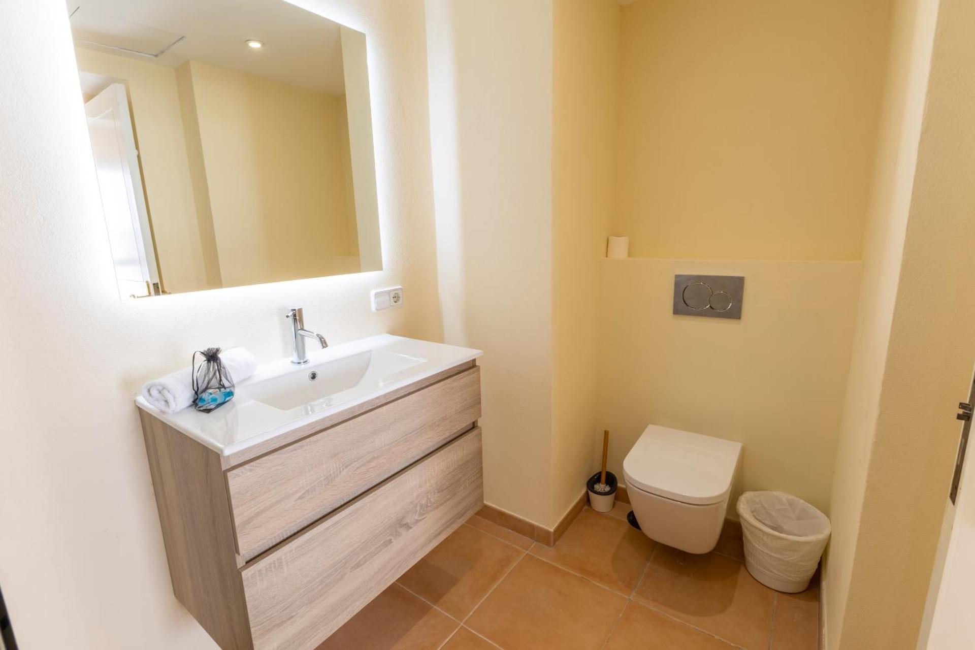 Eu Moll 2A - near the sea with wifi and pool