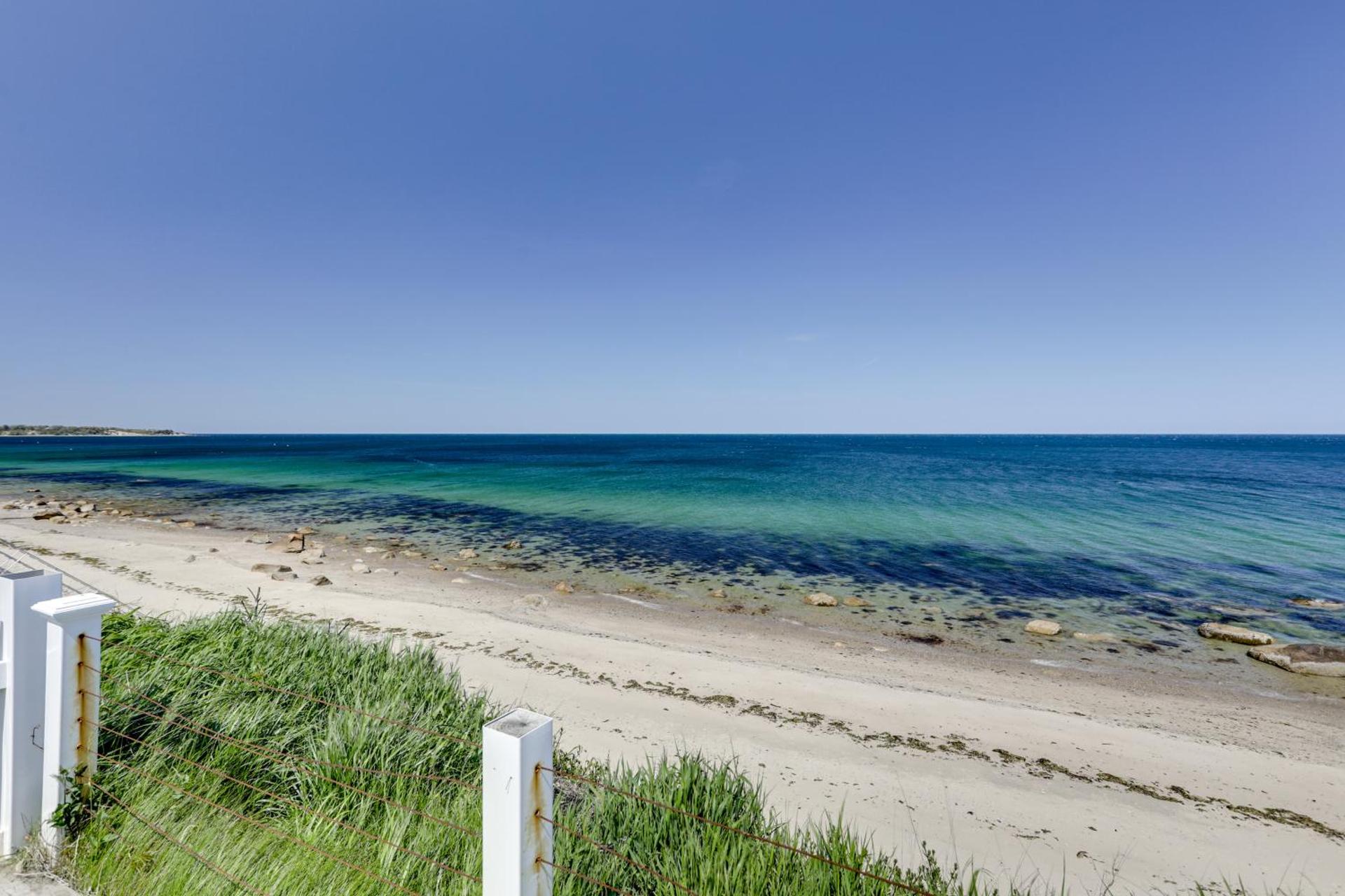 Oceanfront Cottage on Cape Cod Bay with Game Room